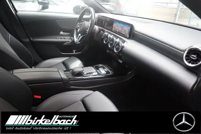 Mercedes-Benz A view 9