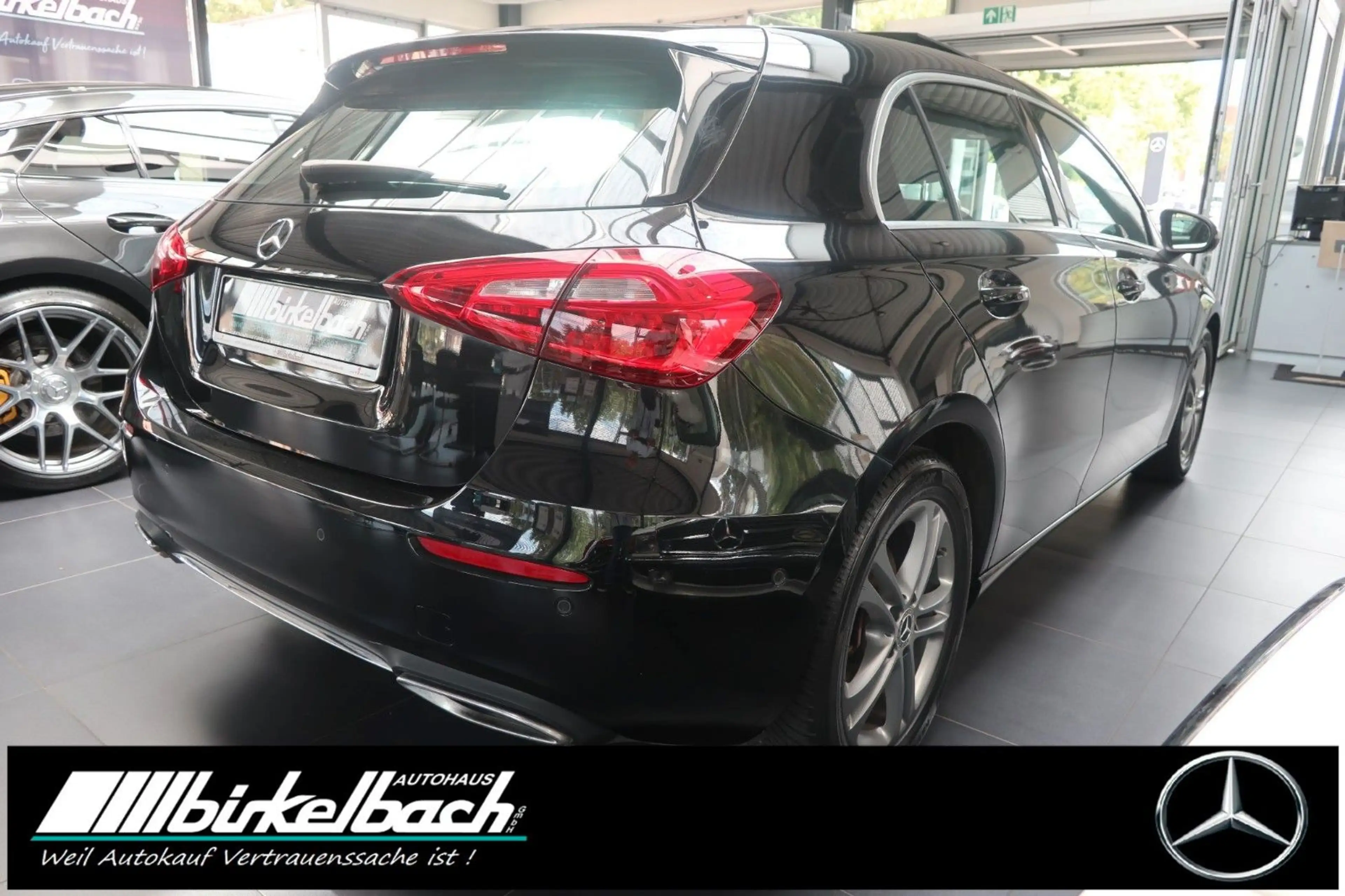Mercedes-Benz A 200 Progressive 7G-DCT Pano RFK APA — photo 4