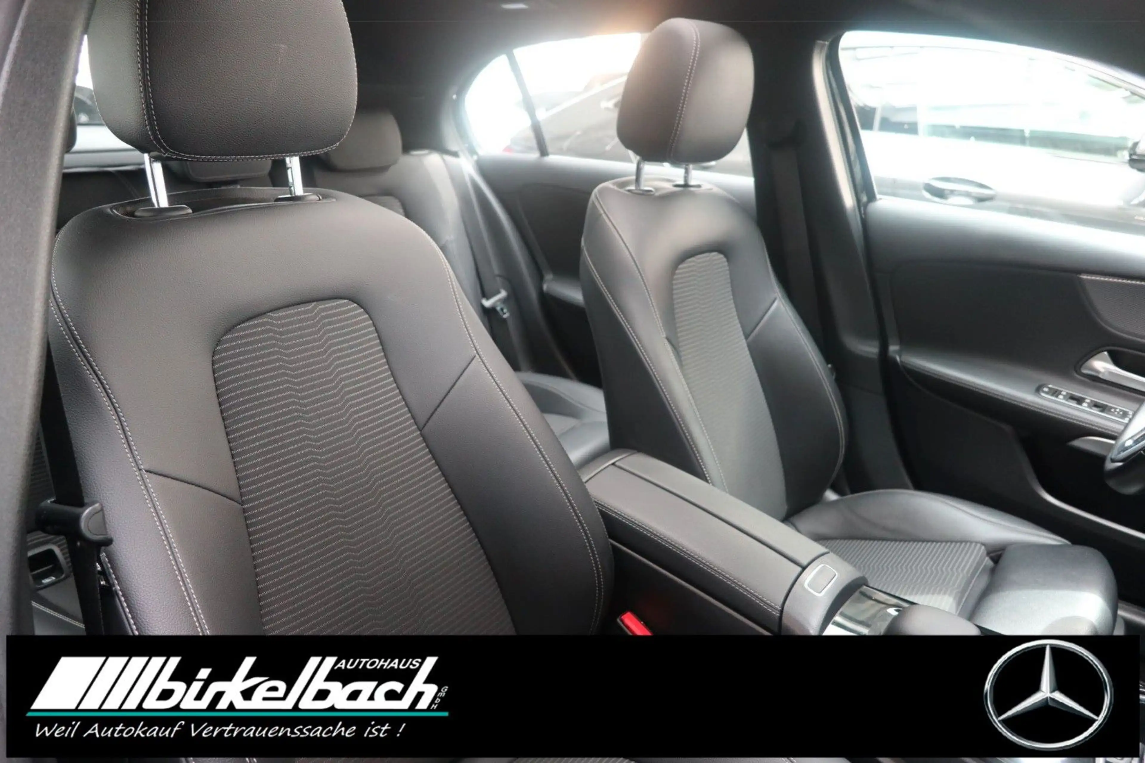 Mercedes-Benz A 200 Progressive 7G-DCT Pano RFK APA — photo 12