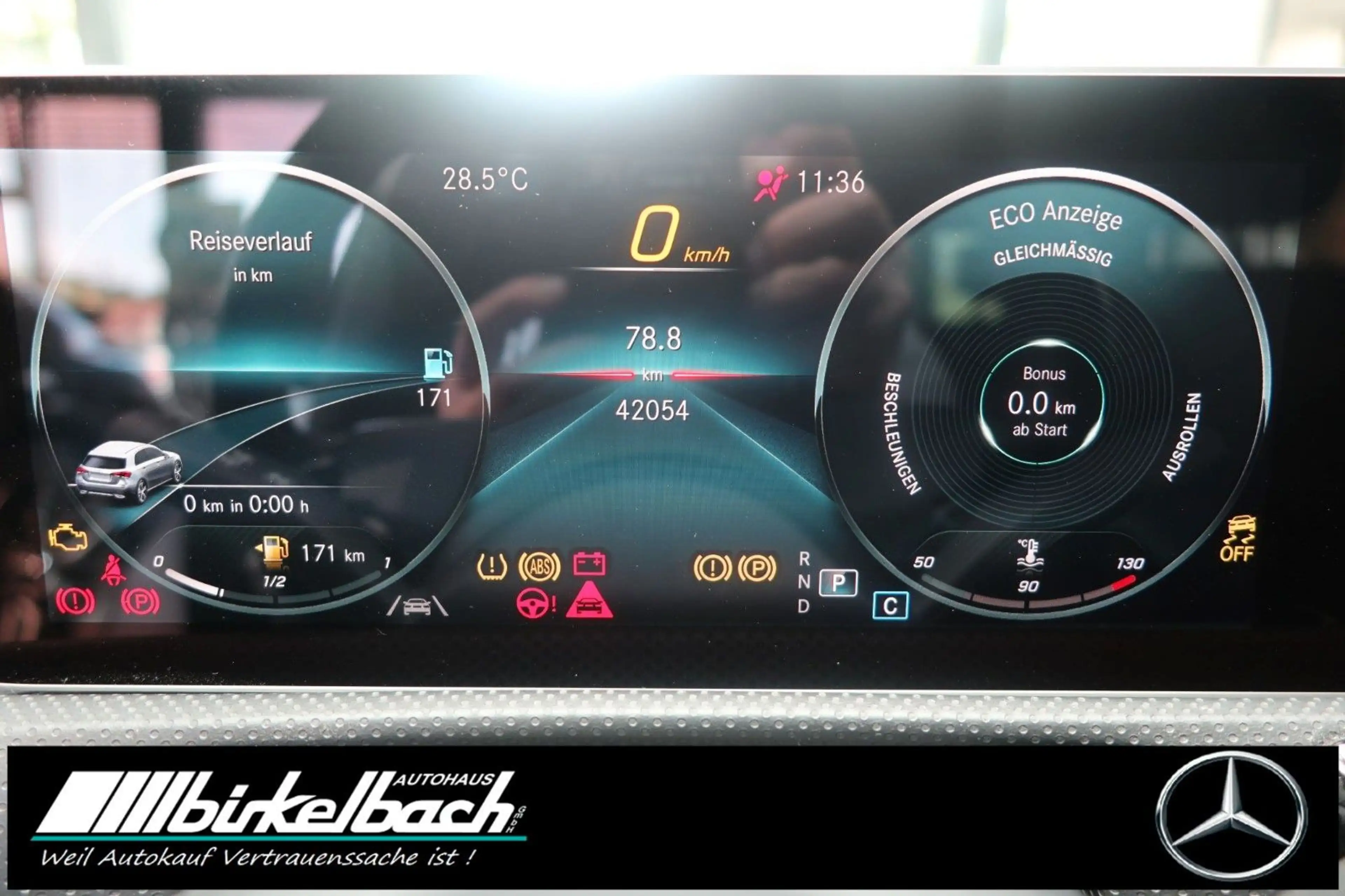 Mercedes-Benz A 200 Progressive 7G-DCT Pano RFK APA — photo 6