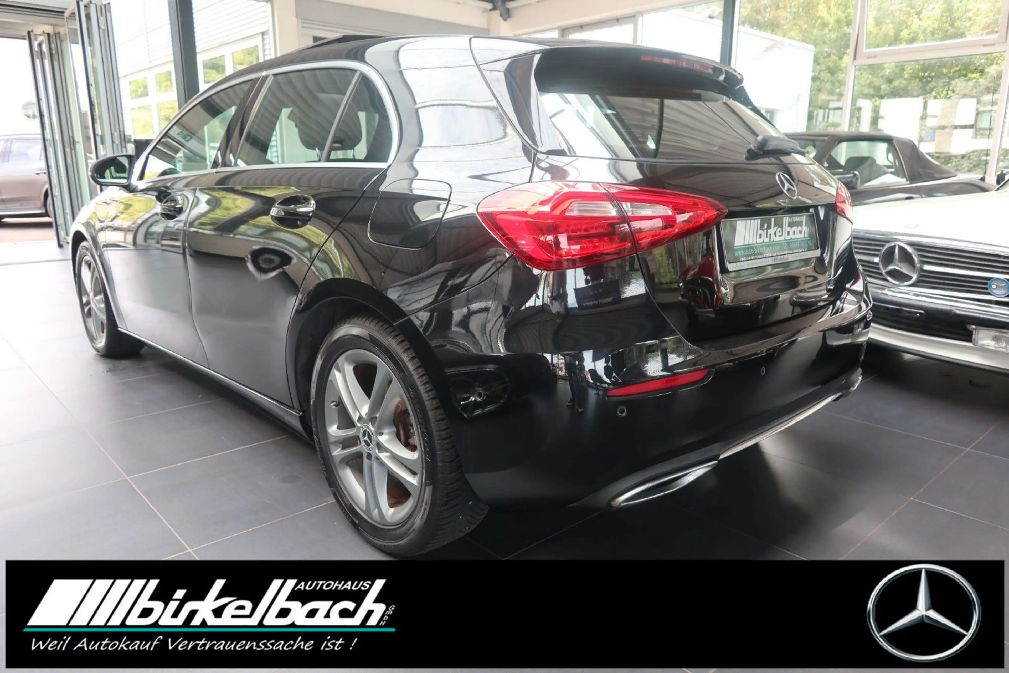 Mercedes-Benz A 200 Progressive 7G-DCT Pano RFK APA — photo 2