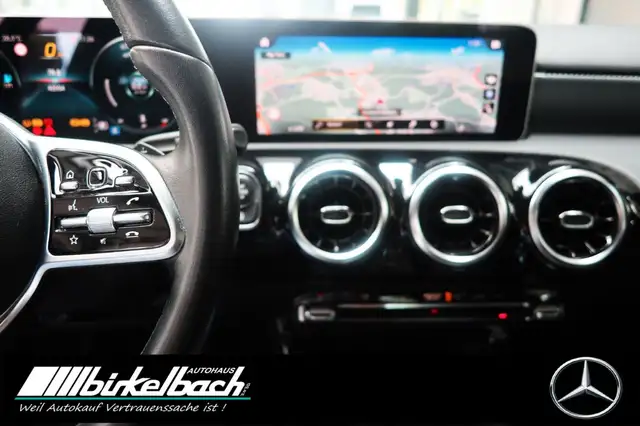 Mercedes-Benz A view 7