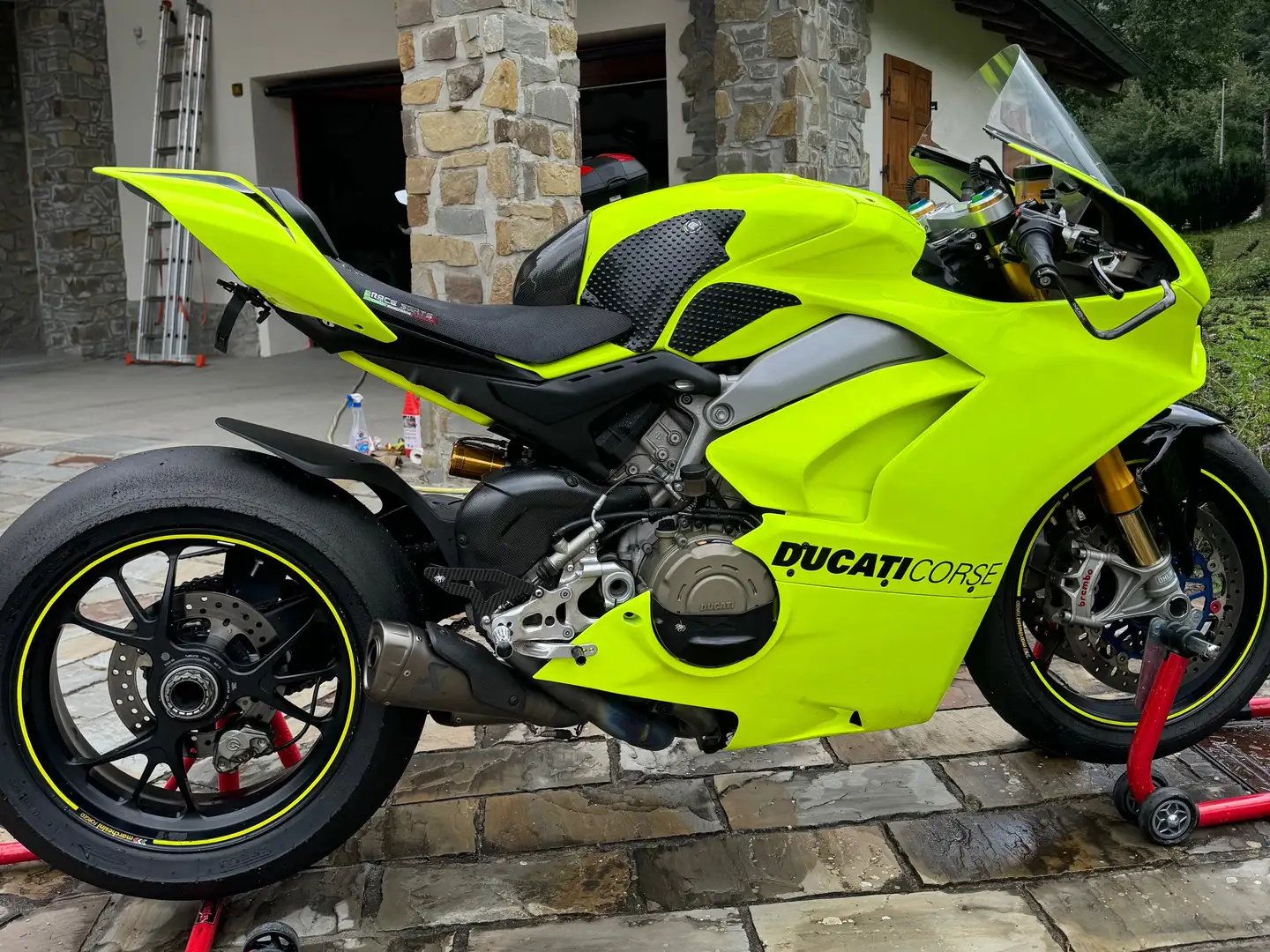 Ducati Panigale V4 S Amarillo - 1