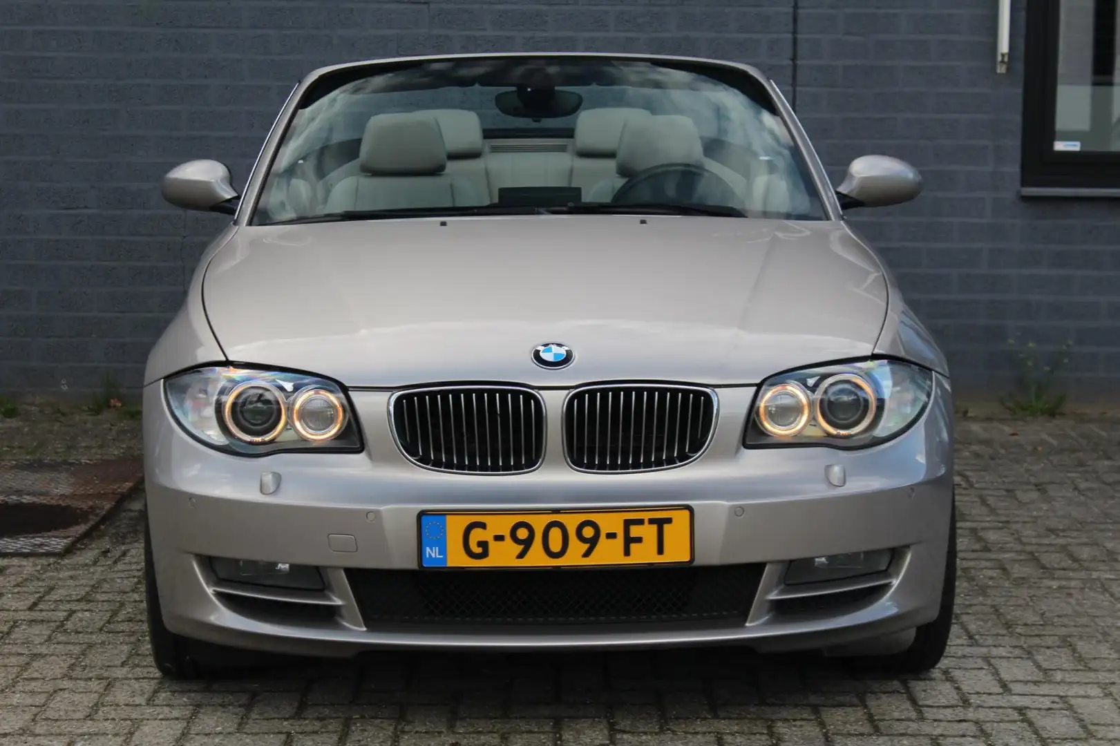 BMW 125 1-serie Cabrio 125i High Executive 3.0, Youngtimer Grijs - 2