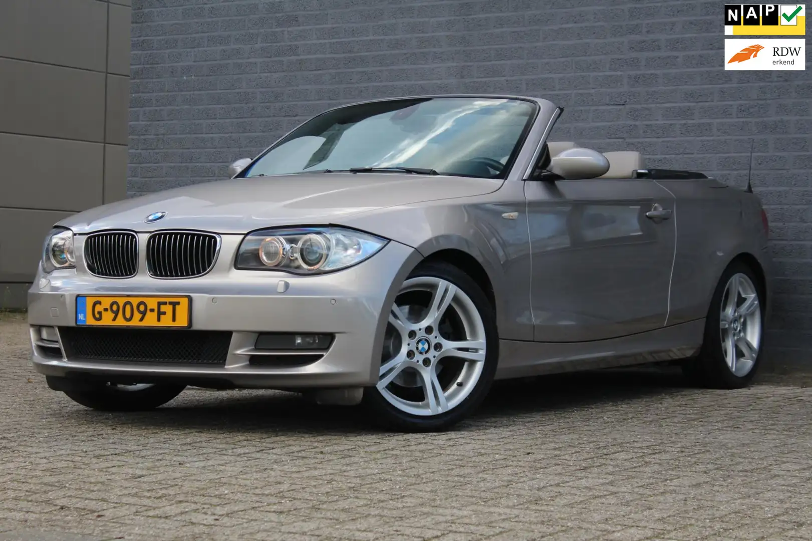 BMW 125 1-serie Cabrio 125i High Executive 3.0, Youngtimer Grijs - 1
