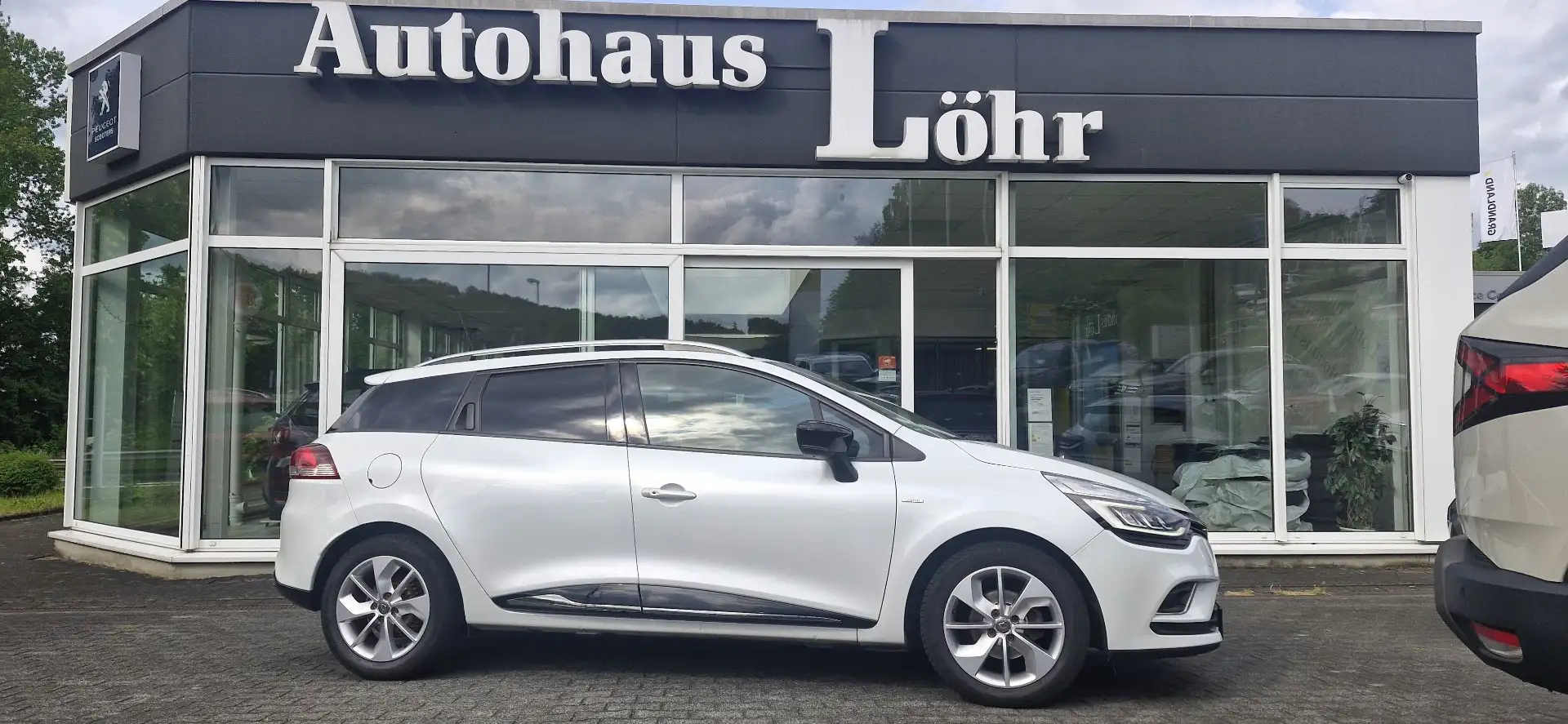 Renault Clio Limited Kombi mit Anhängerkupplung Wit - 1