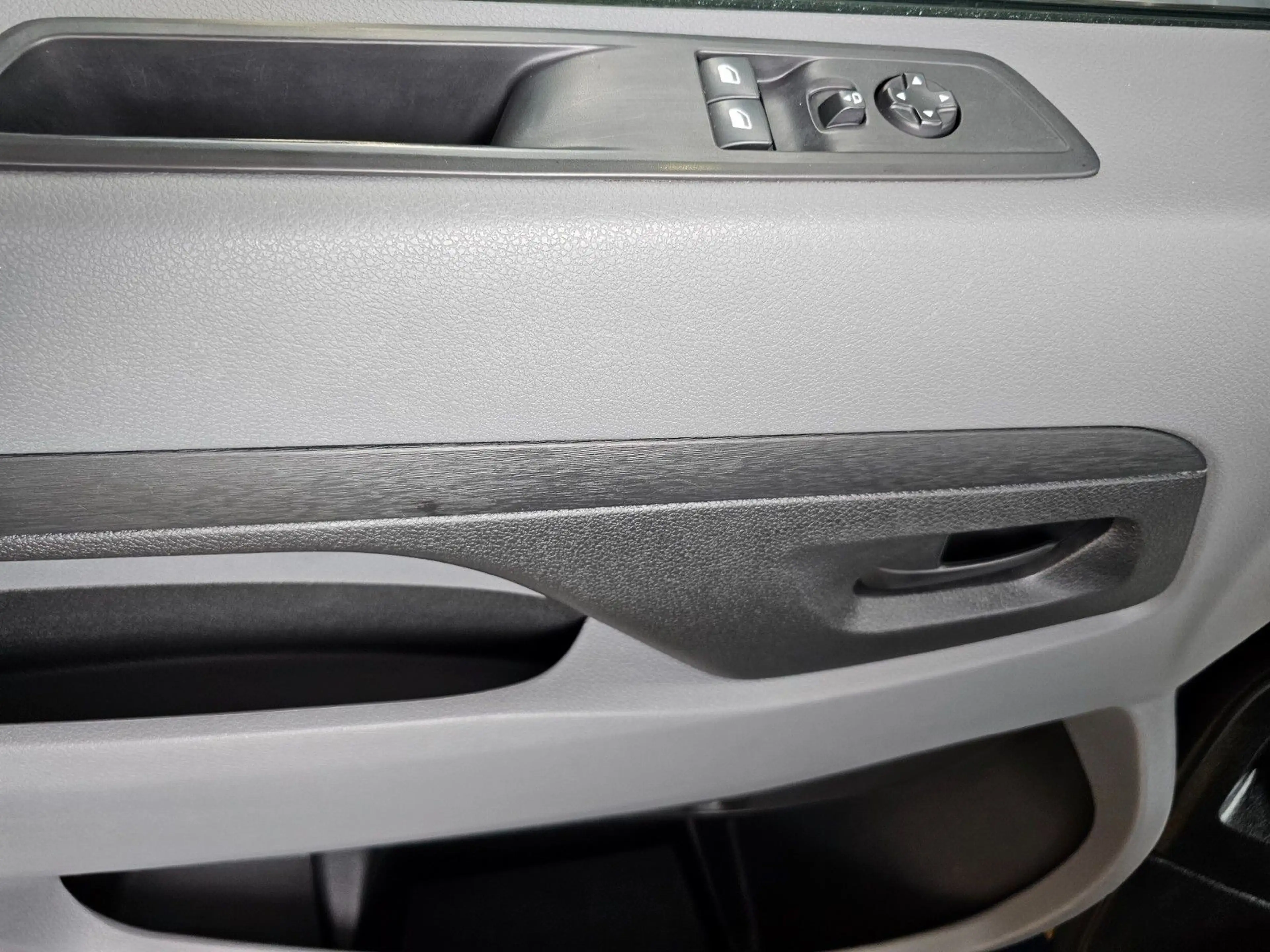 Peugeot Traveller AHK Navi 8 Sitze — photo 13