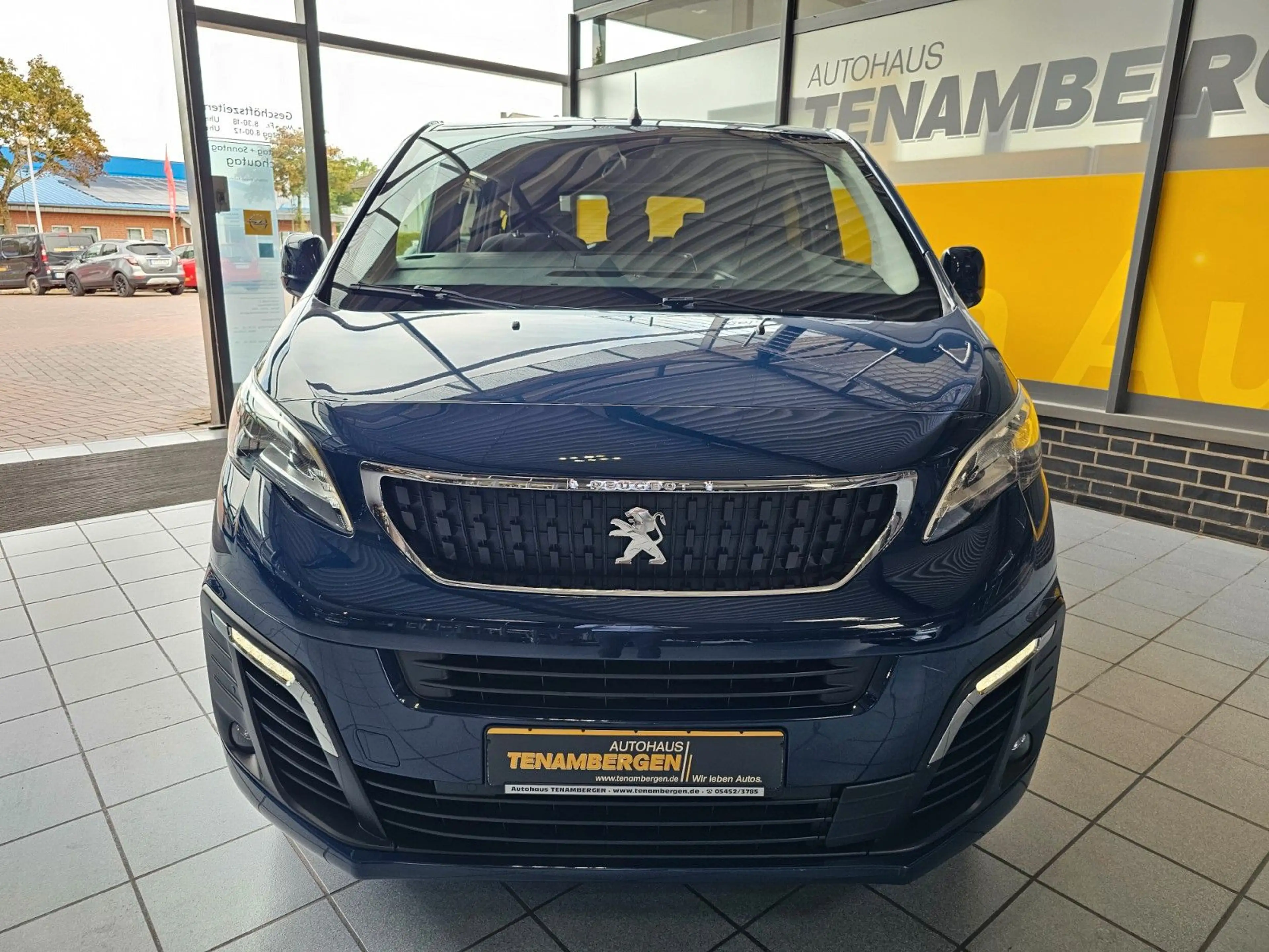 Peugeot Traveller AHK Navi 8 Sitze — photo 10