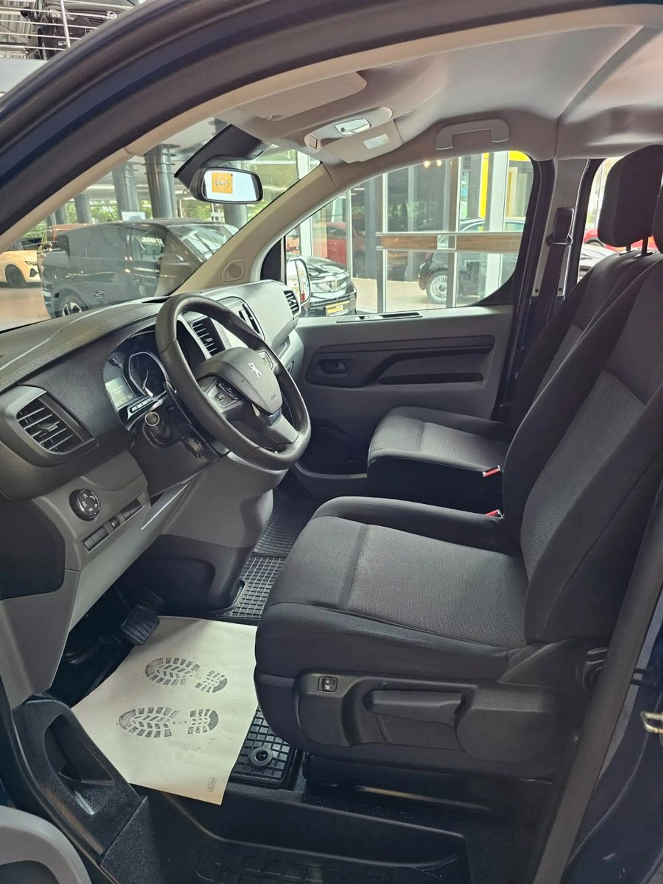 Peugeot Traveller AHK Navi 8 Sitze — photo 14