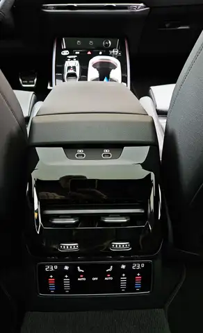 Audi A6 2.0 TDI 3 x S-Line*PANO*NP: 85.000,00*AKH Vorb. Ansicht 32