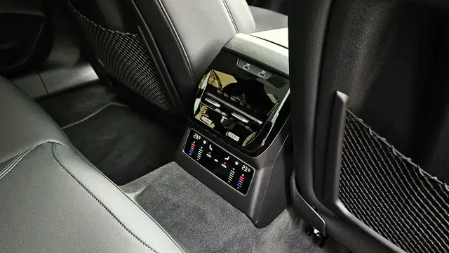 Audi A6 2.0 TDI 3 x S-Line*PANO*NP: 85.000,00*AKH Vorb. Ansicht 22