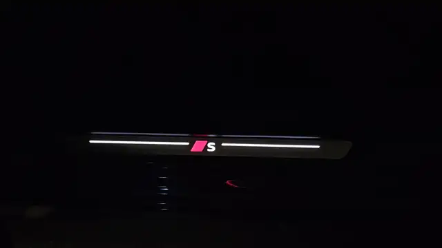 Audi A6 2.0 TDI 3 x S-Line*PANO*NP: 85.000,00*AKH Vorb. Ansicht 50