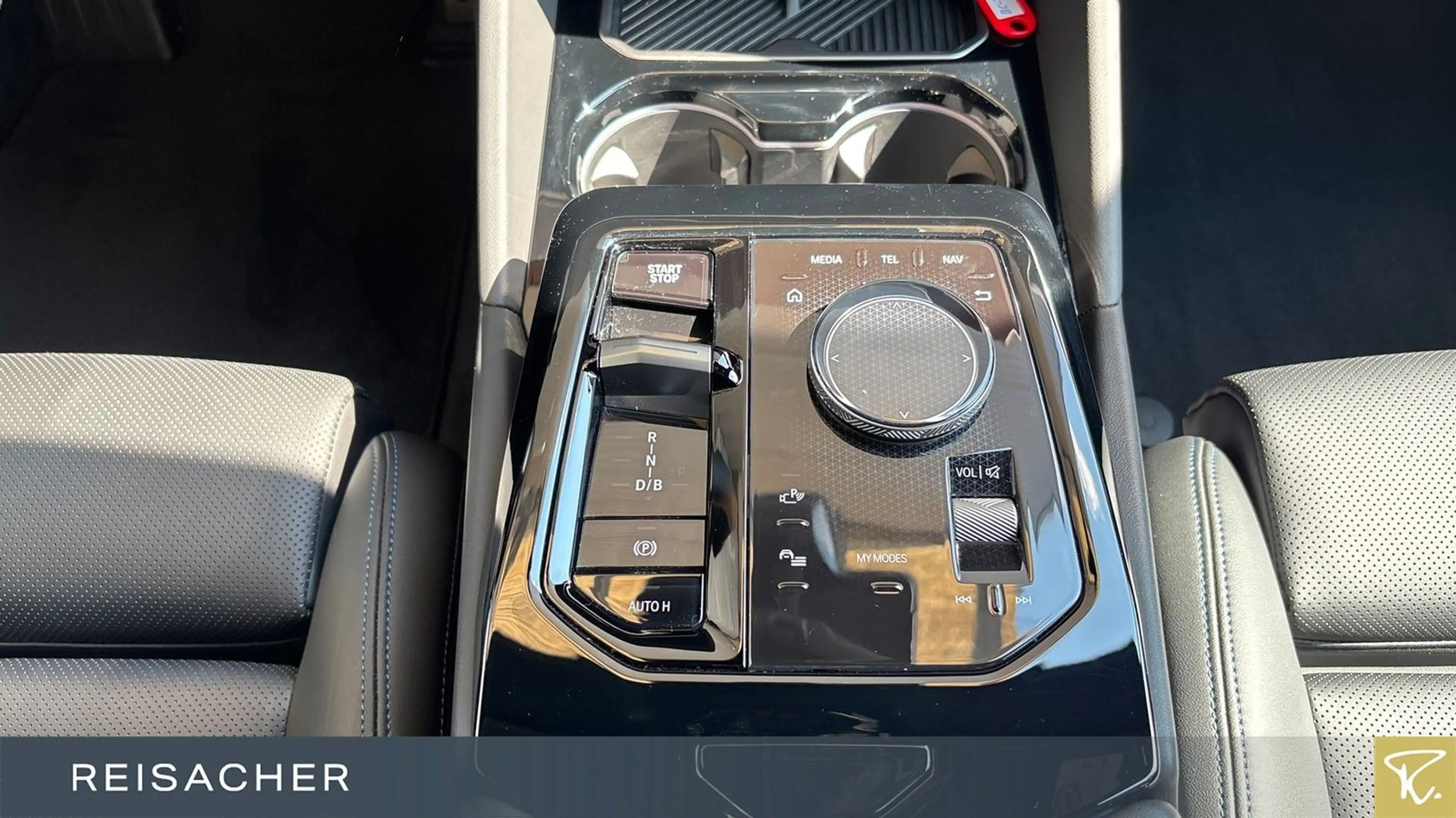 BMW i5 A eDrive40 Tou M-Sport,Pano,DA+,LHZ,LED — photo 11