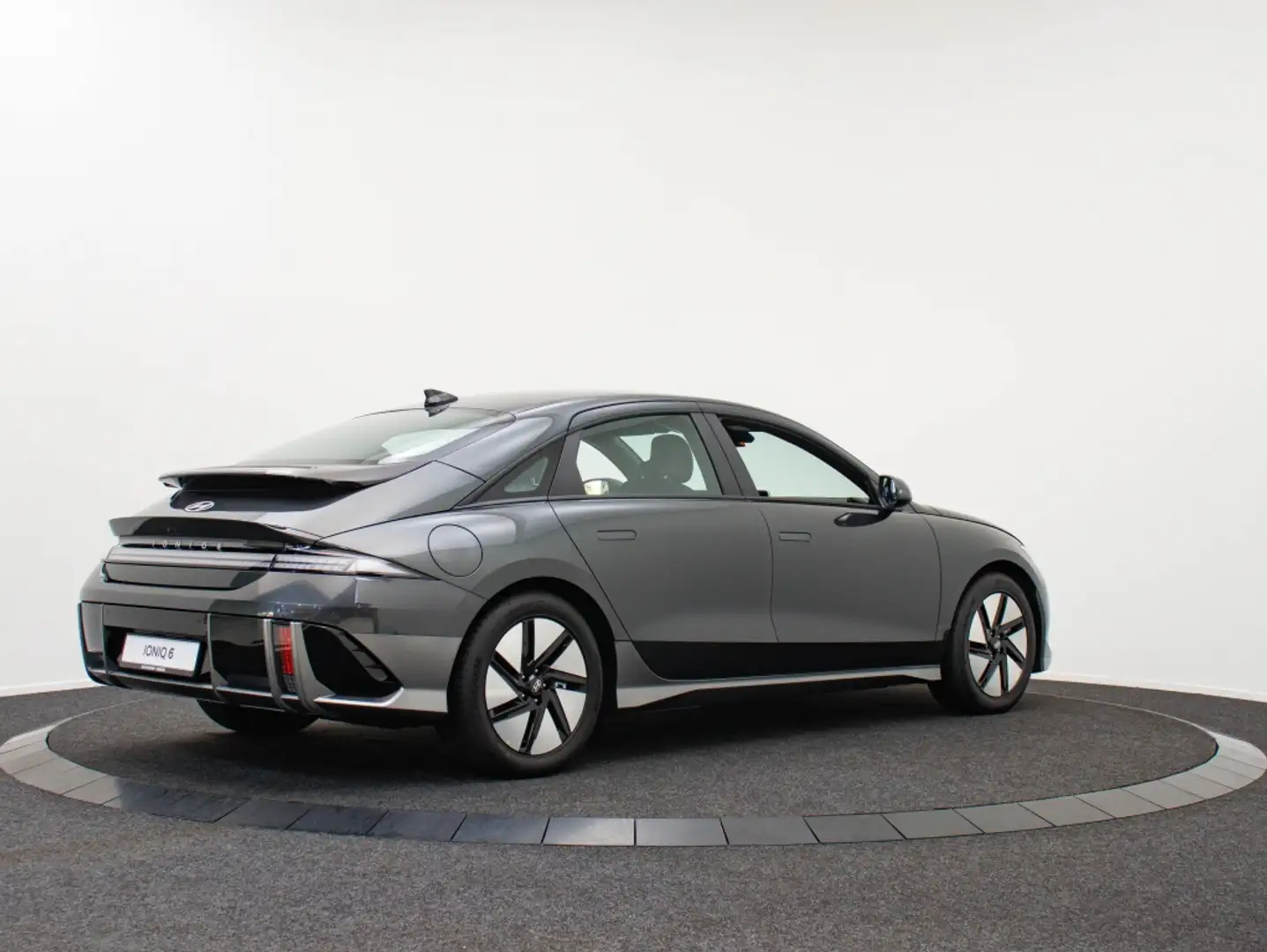 Hyundai IONIQ 6 Style 77.4 kWh | Voorraaddeal Grijs - 2