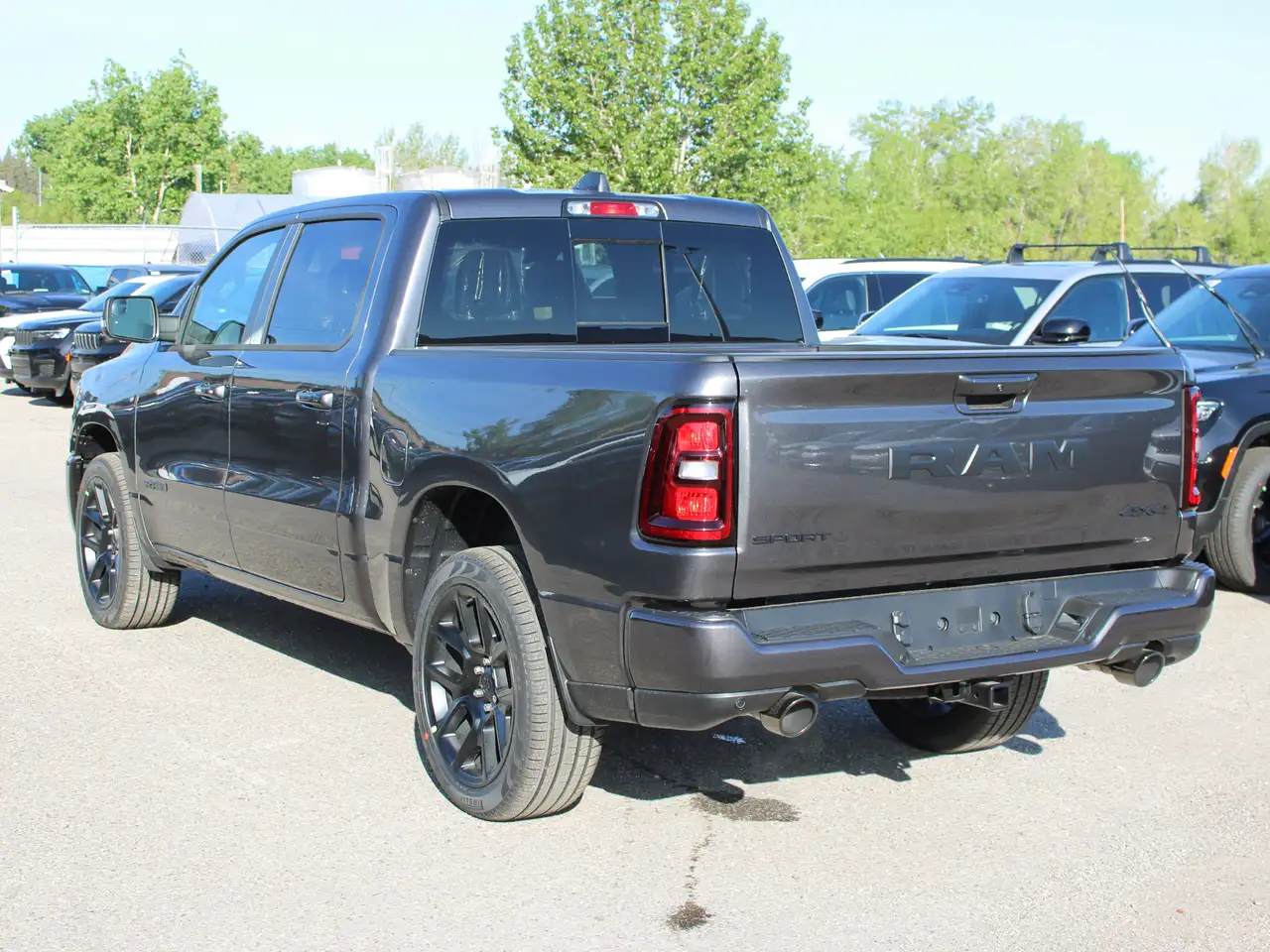 RAM 1500 снимка RAM 1500