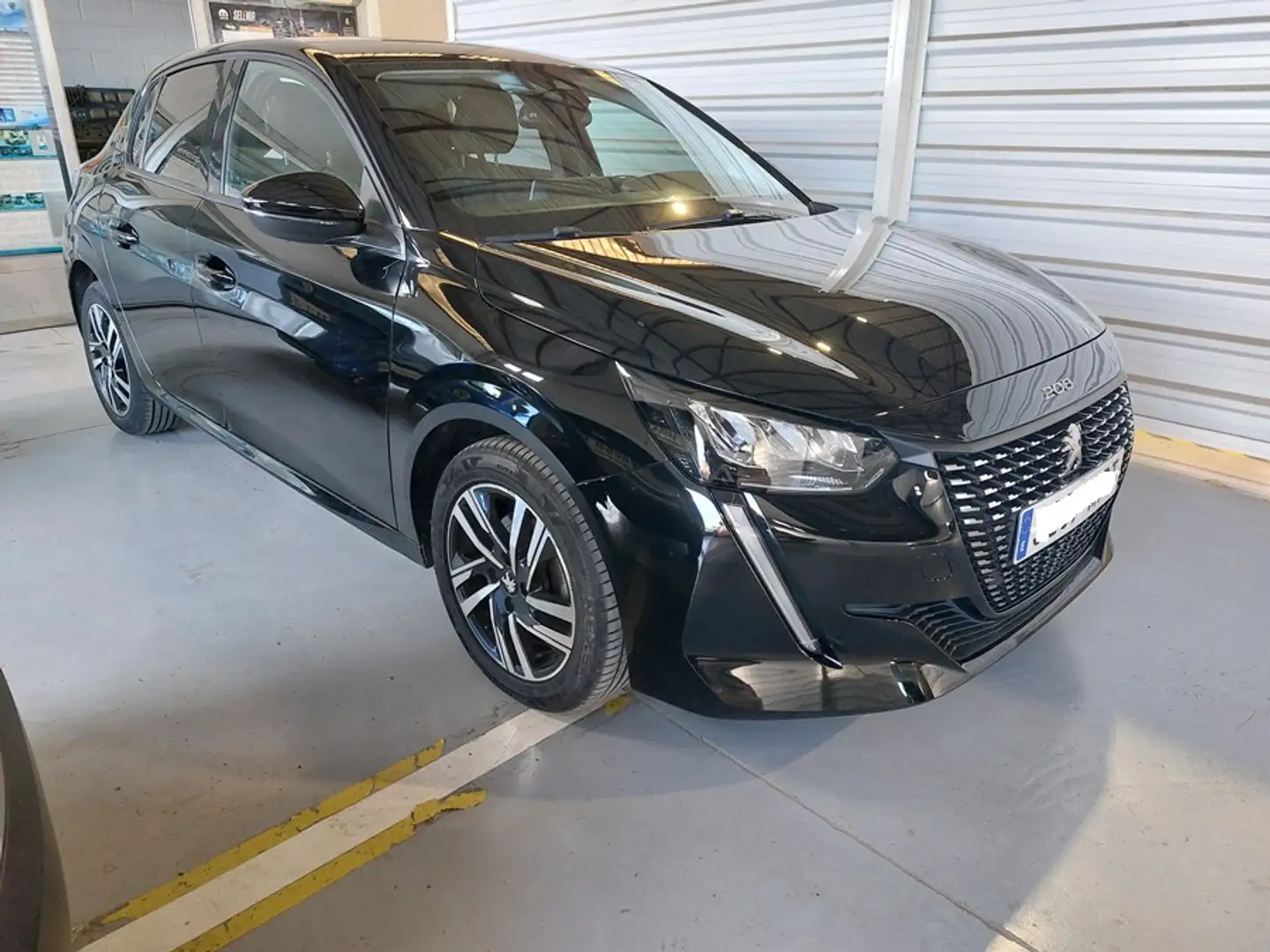 Peugeot 208 1.2 Puretech S&S Allure Pack 100 Negro - 1