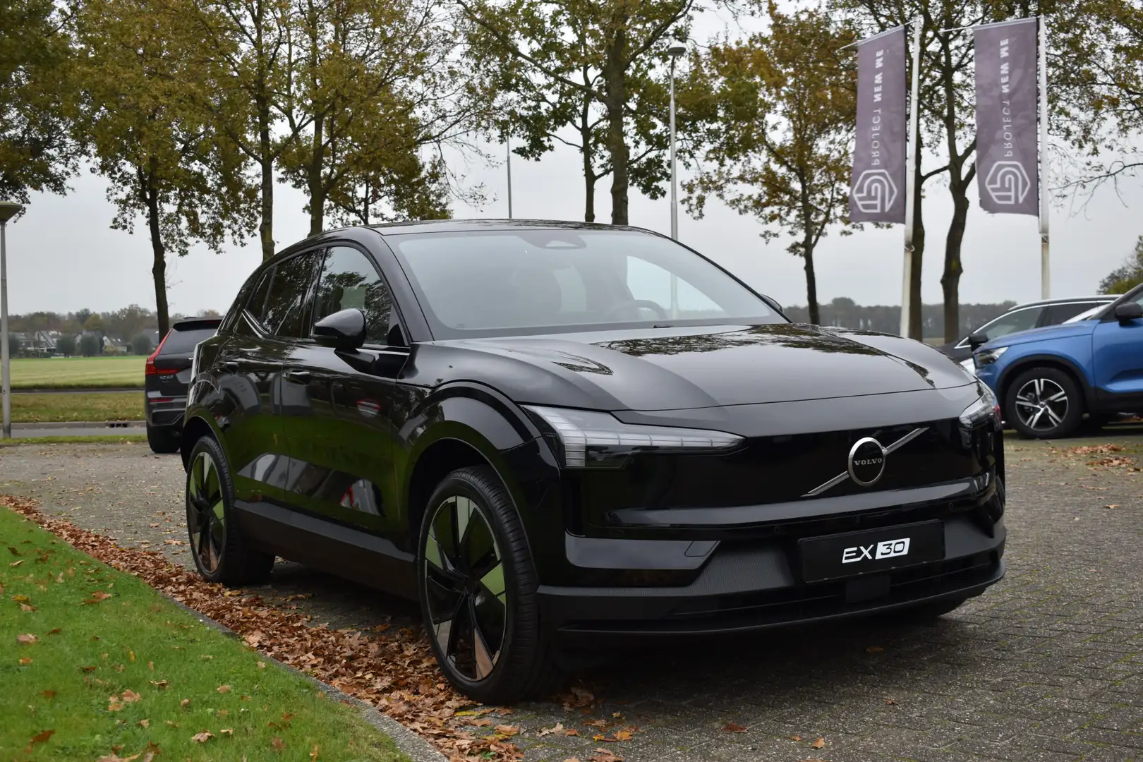 Volvo EX30 Single Motor 272PK Extended Range Plus 69 kWh | 60 Zwart - 2