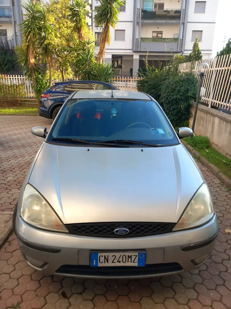 Ford Focus Focus 5p 1.8 tdci Ambiente 100cv Argento - 1