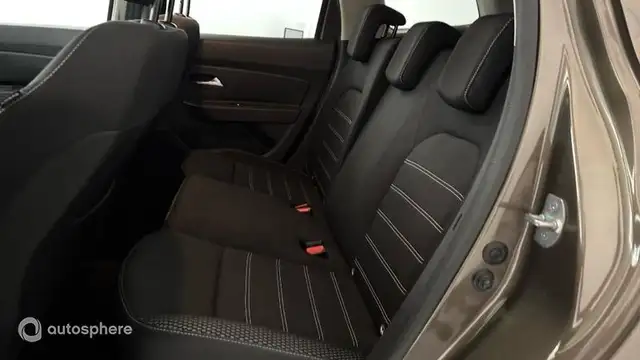 Dacia Duster view 13