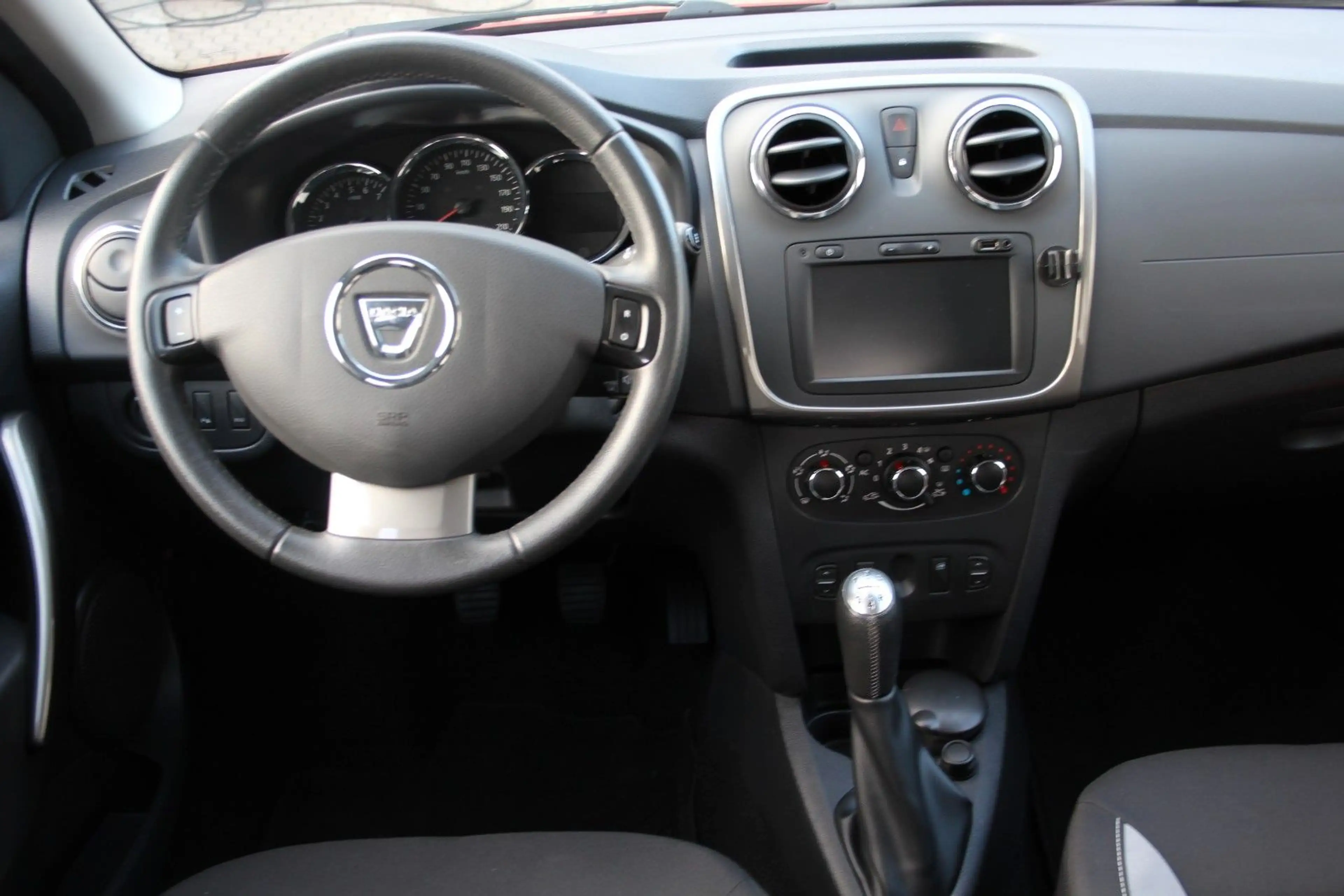 Dacia Sandero II Stepway Prestige TCe 90 — photo 5
