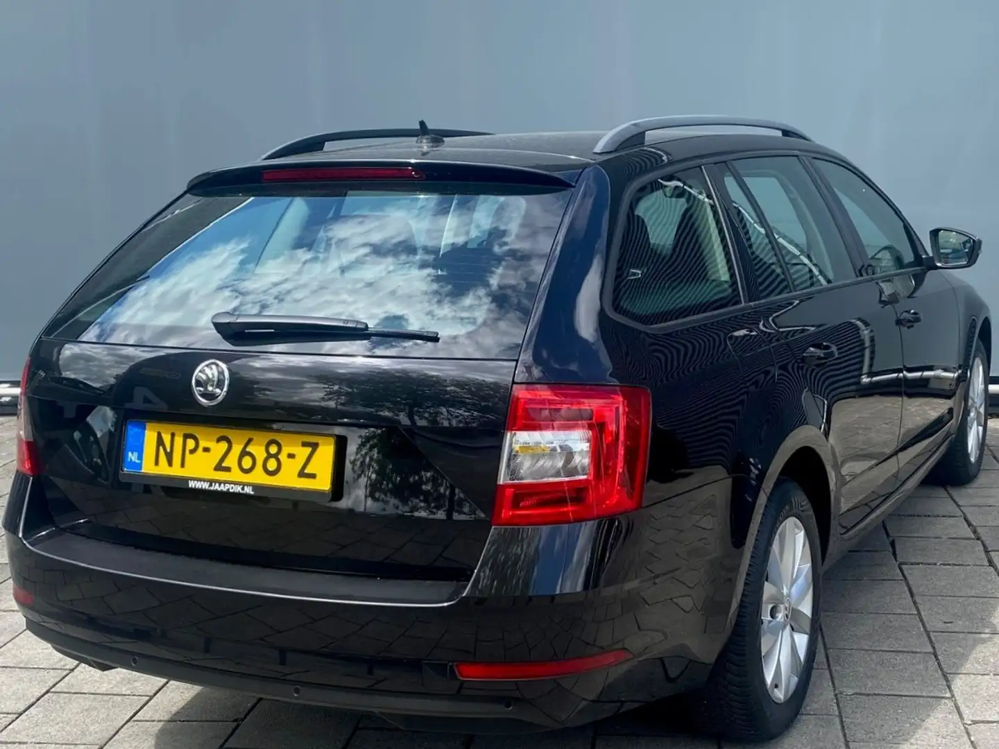 Skoda Octavia Combi BWJ 2017 | 1.0 TSI 116PK Ambition Bus | CLIM Zwart - 2