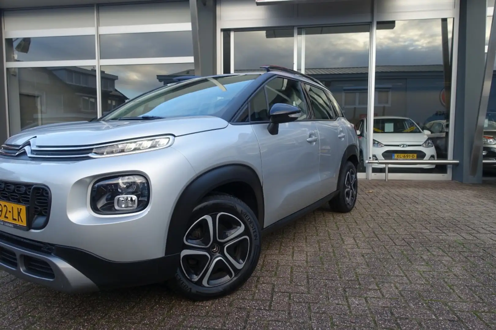 Citroen C3 AIRCROSS 1.2 PURE TECH  S&S BUSINESS Automaat (All Grigio - 2