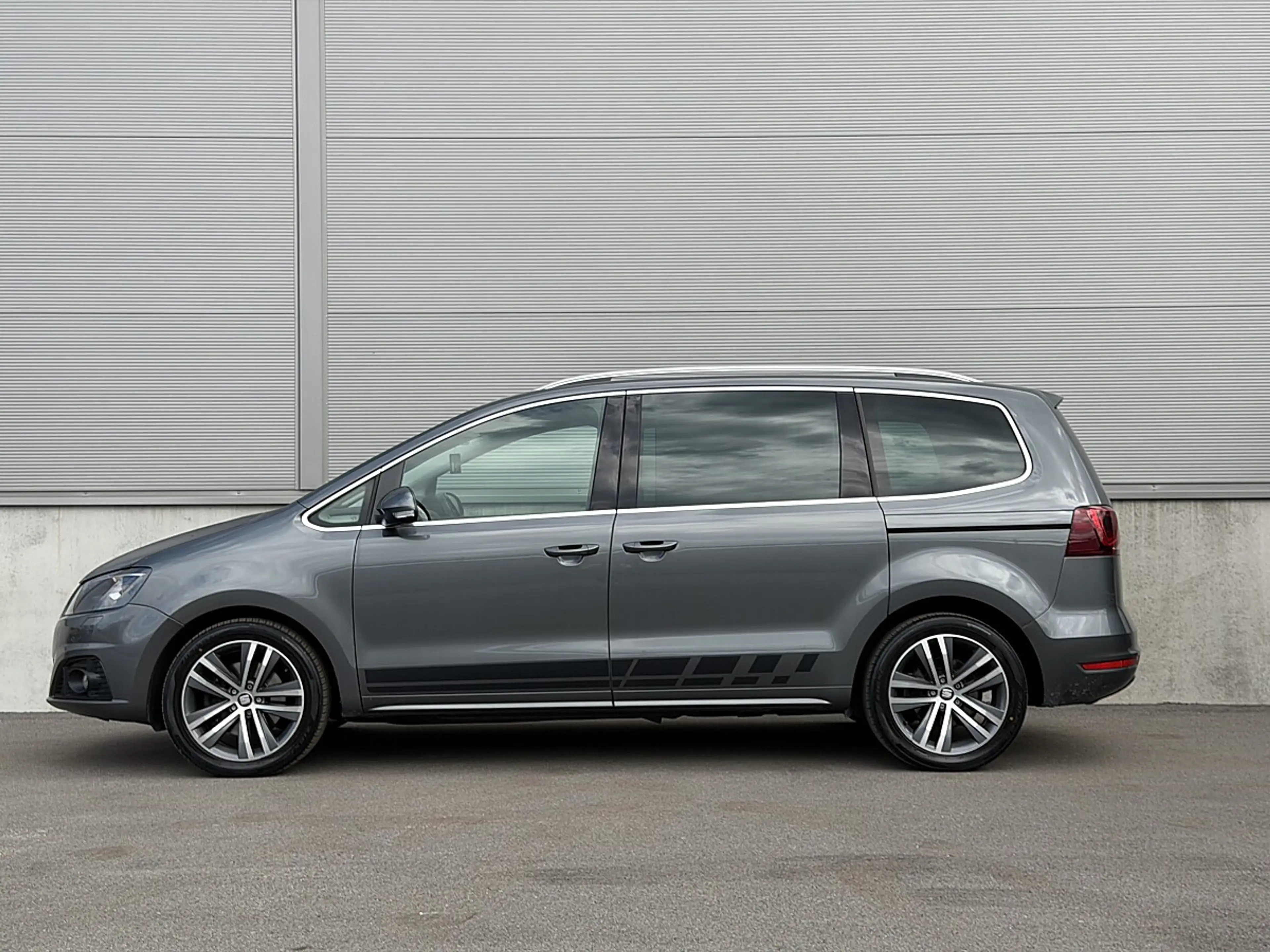 SEAT Alhambra FR 2,0 TDI CR DSG — photo 10
