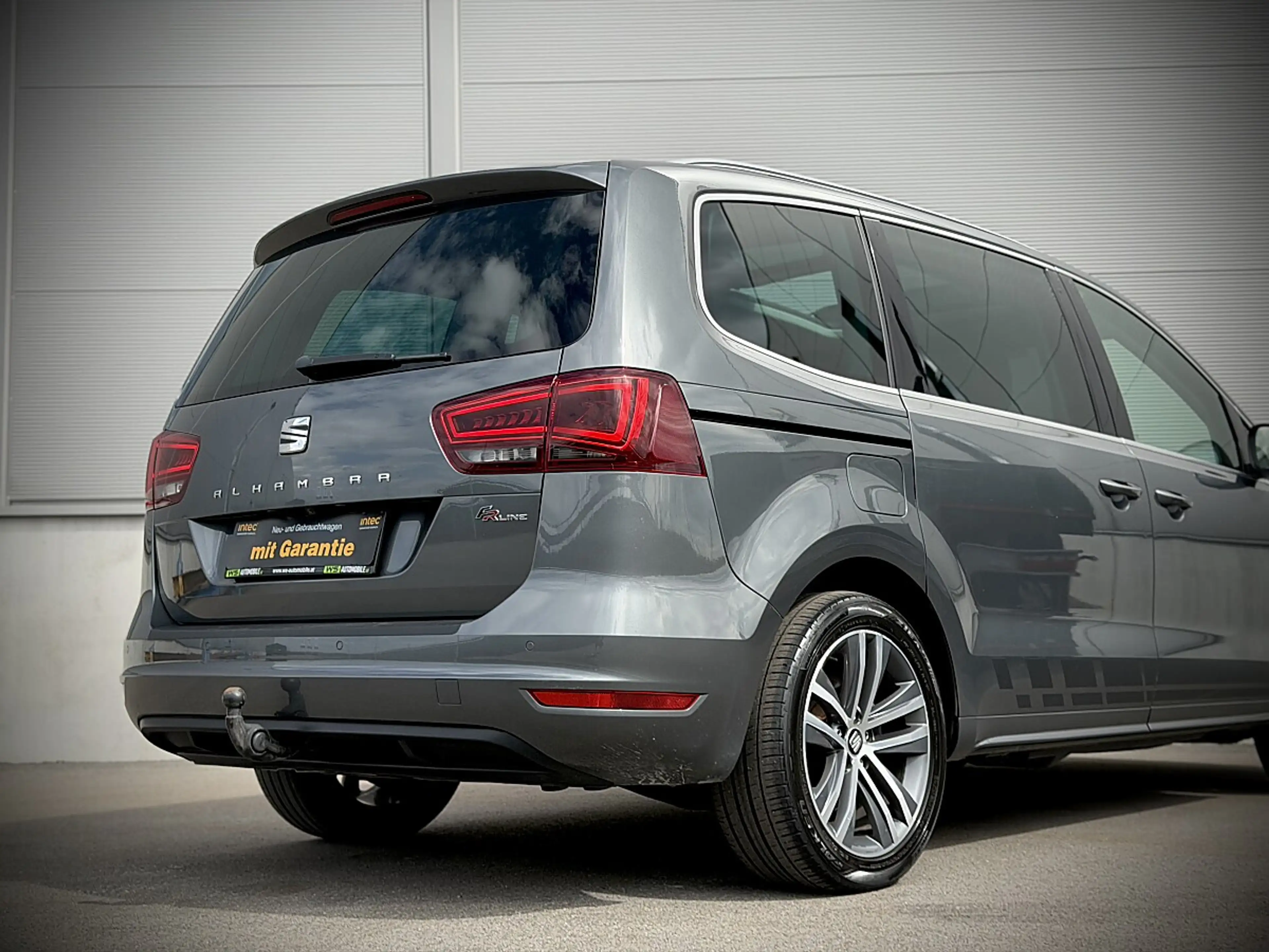 SEAT Alhambra FR 2,0 TDI CR DSG — photo 11