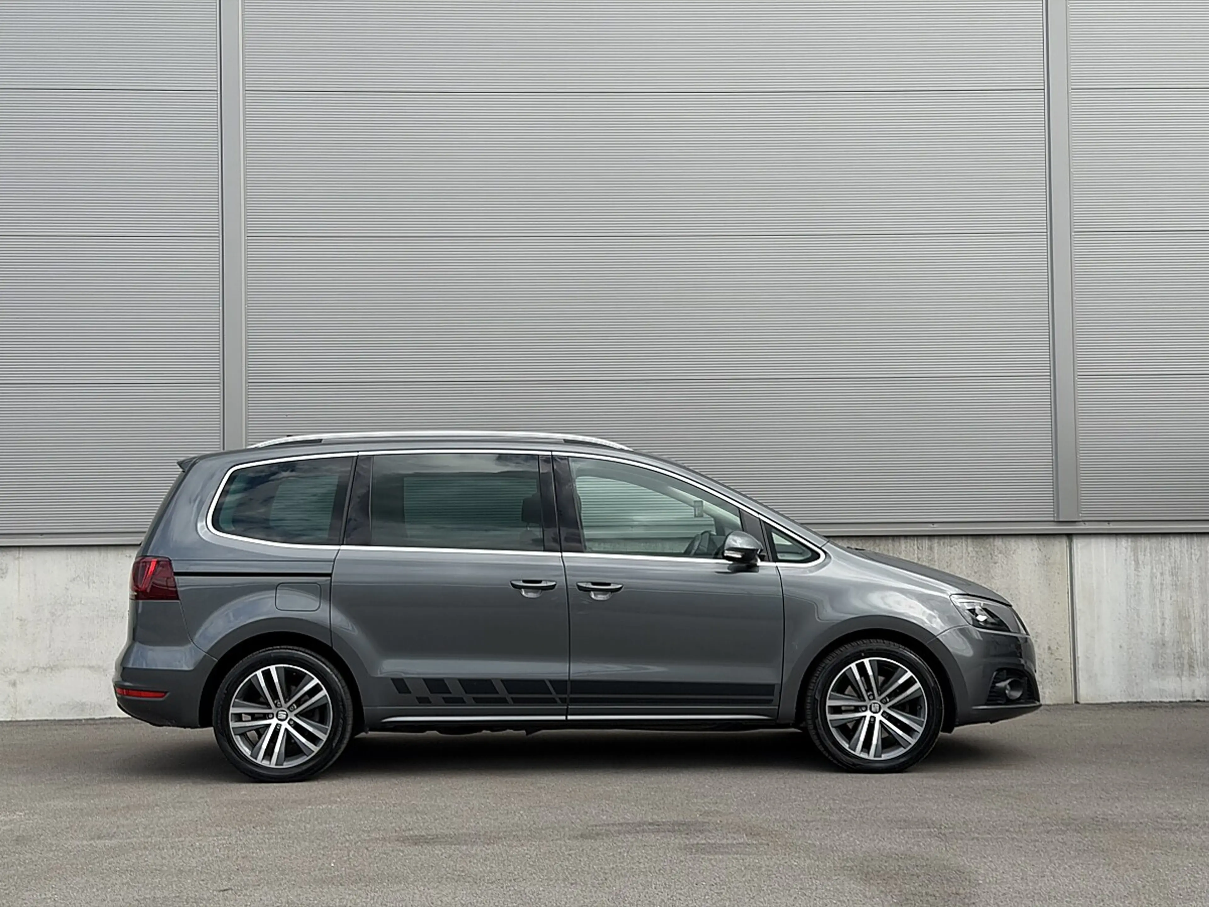 SEAT Alhambra FR 2,0 TDI CR DSG — photo 9