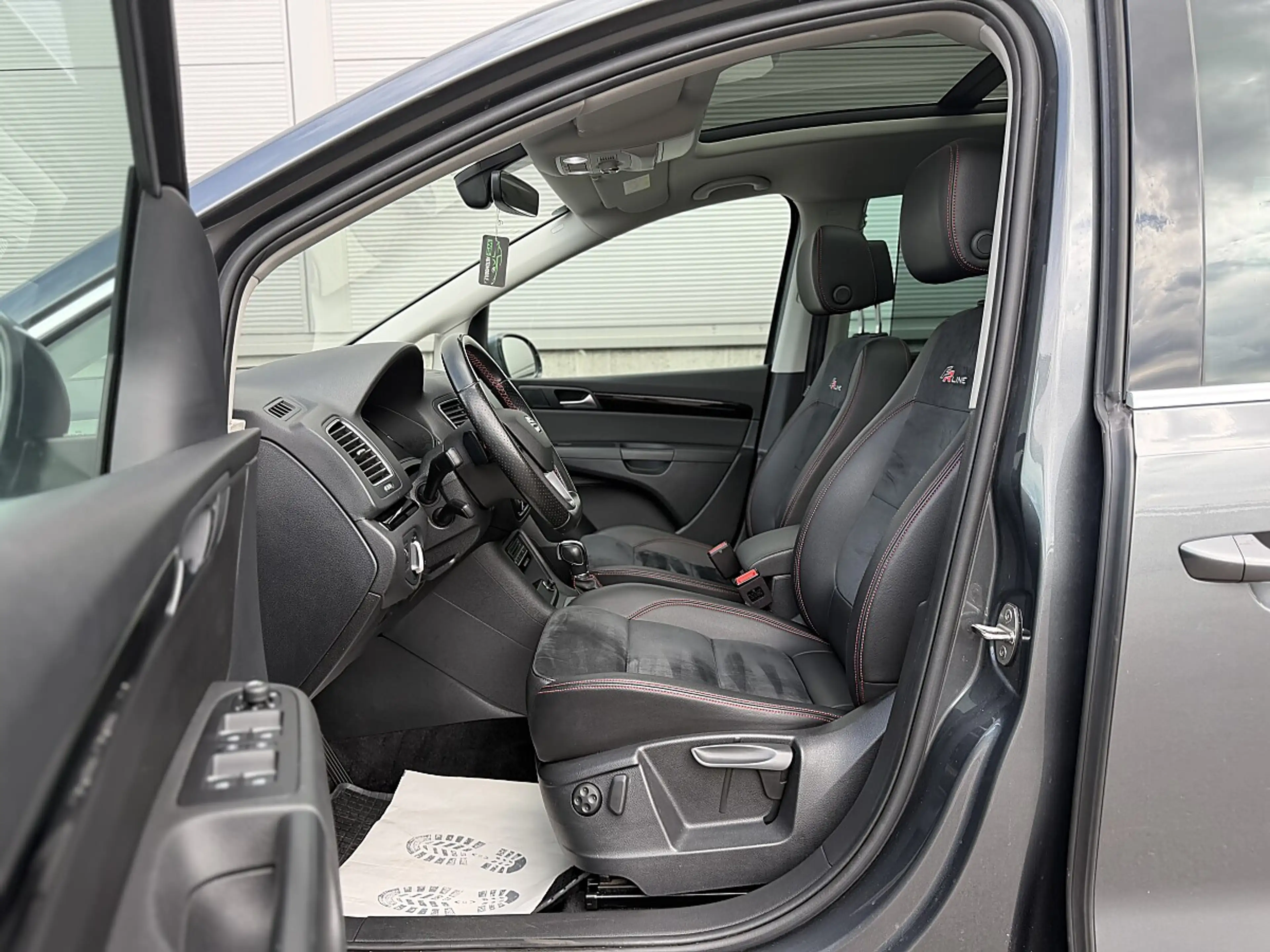 SEAT Alhambra FR 2,0 TDI CR DSG — photo 12