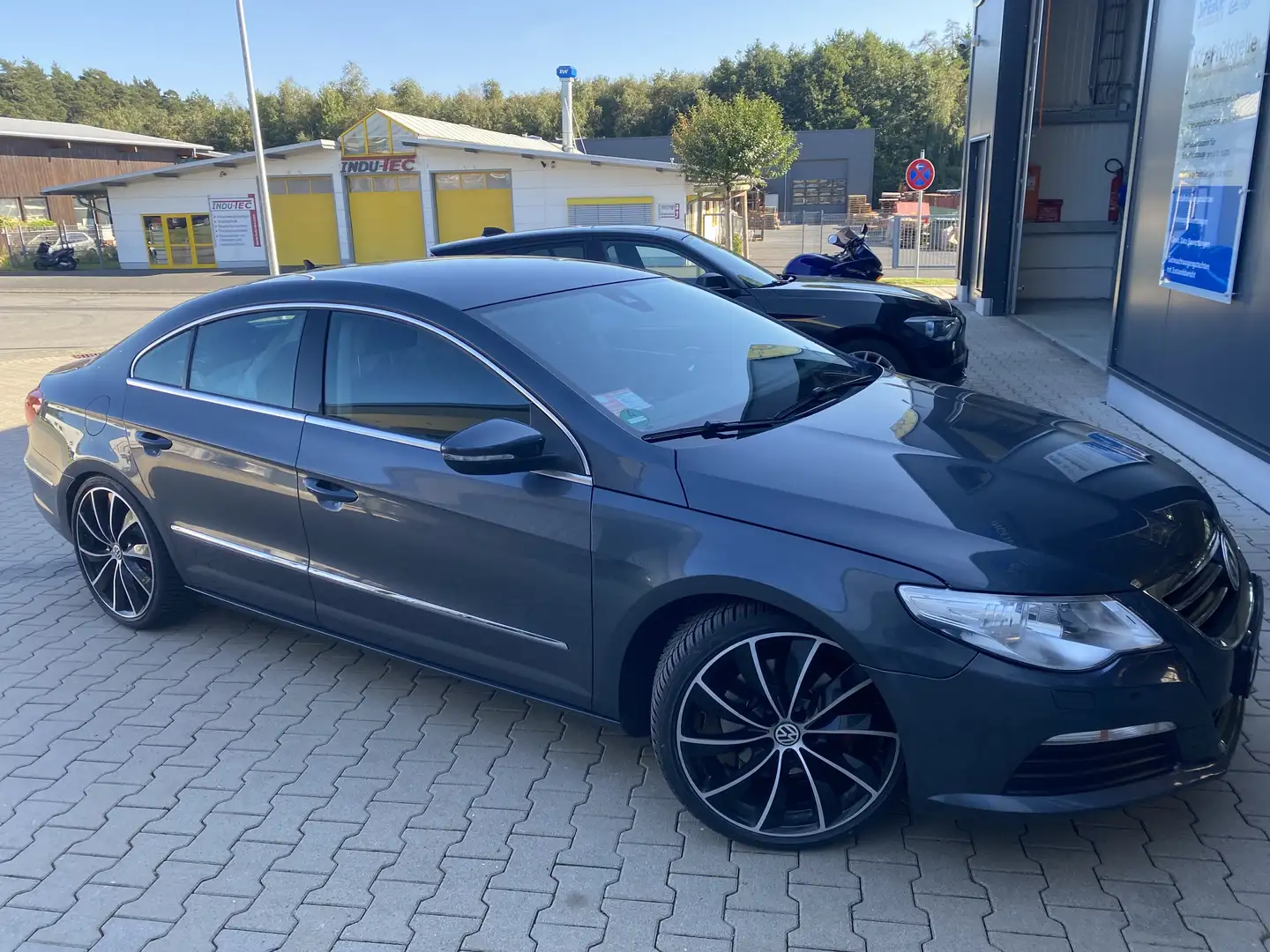Volkswagen Passat CC DSG, Distronic, Leder belüftet, Navi groß Grau - 1