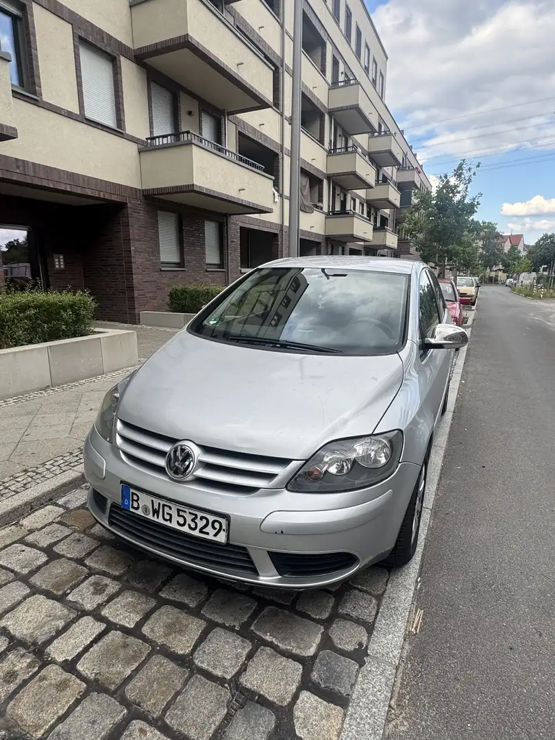 Volkswagen Golf 1.6 FSI Comfortline - 2