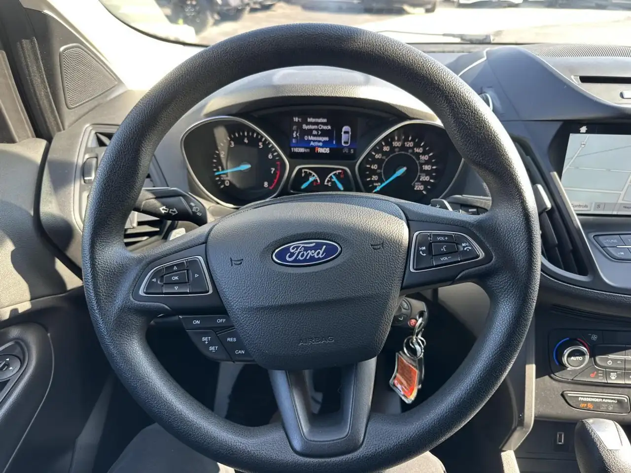 Ford Escape снимка Ford Escape