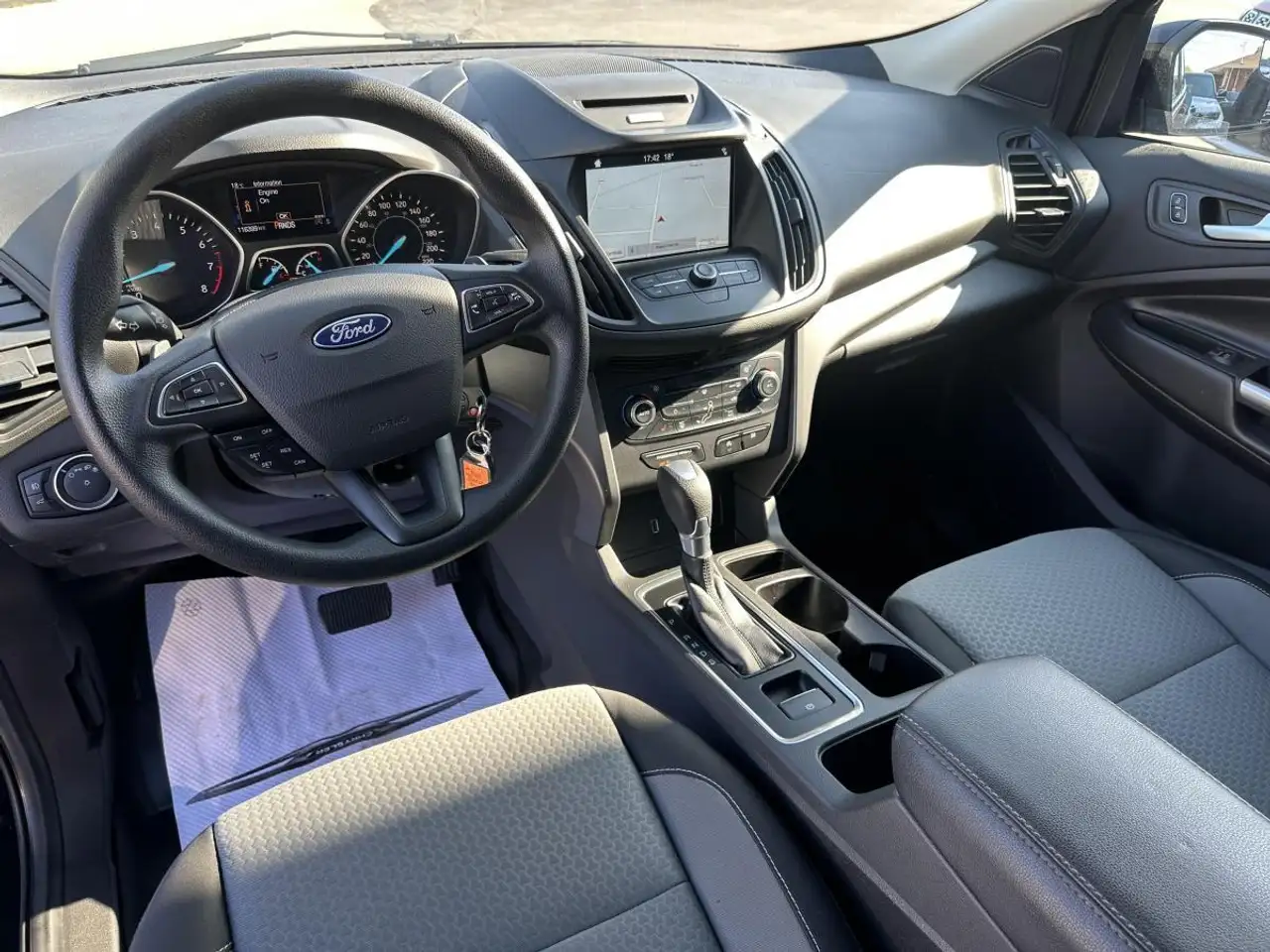 Ford Escape снимка Ford Escape