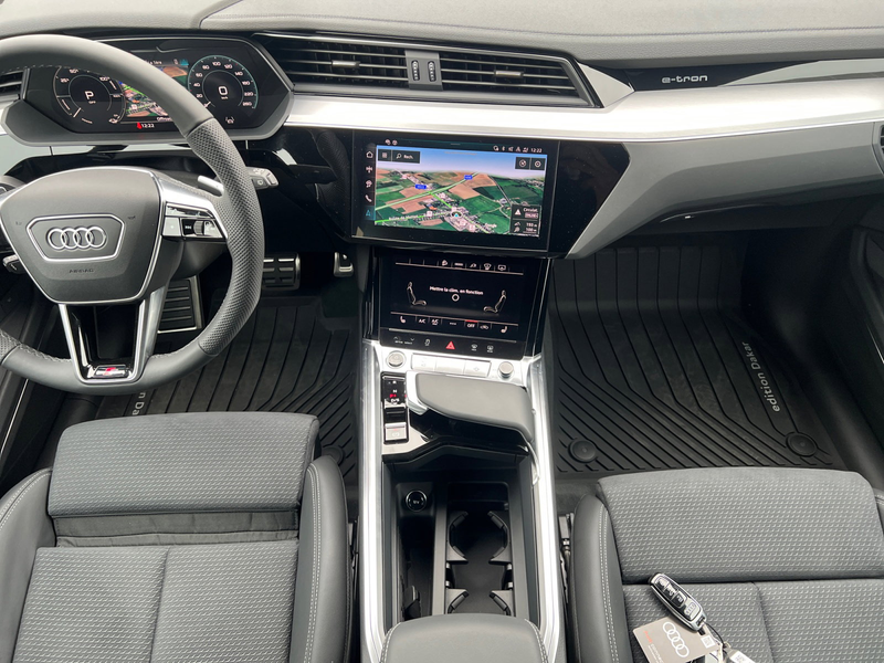 Audi Q8 e-tron Audi Q8  edition Dakar 55 e-tron quattro 300,00 kW — photo 9