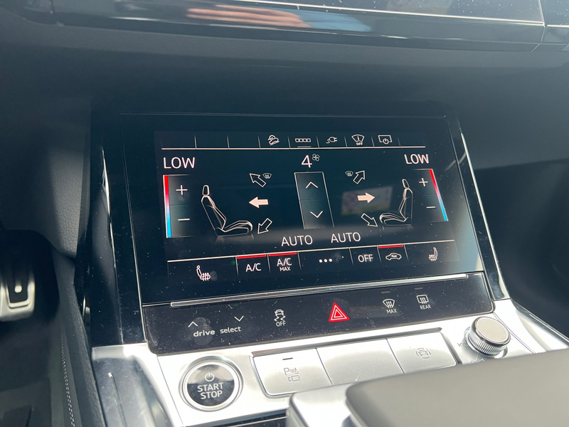 Audi Q8 e-tron Audi Q8  edition Dakar 55 e-tron quattro 300,00 kW — photo 11