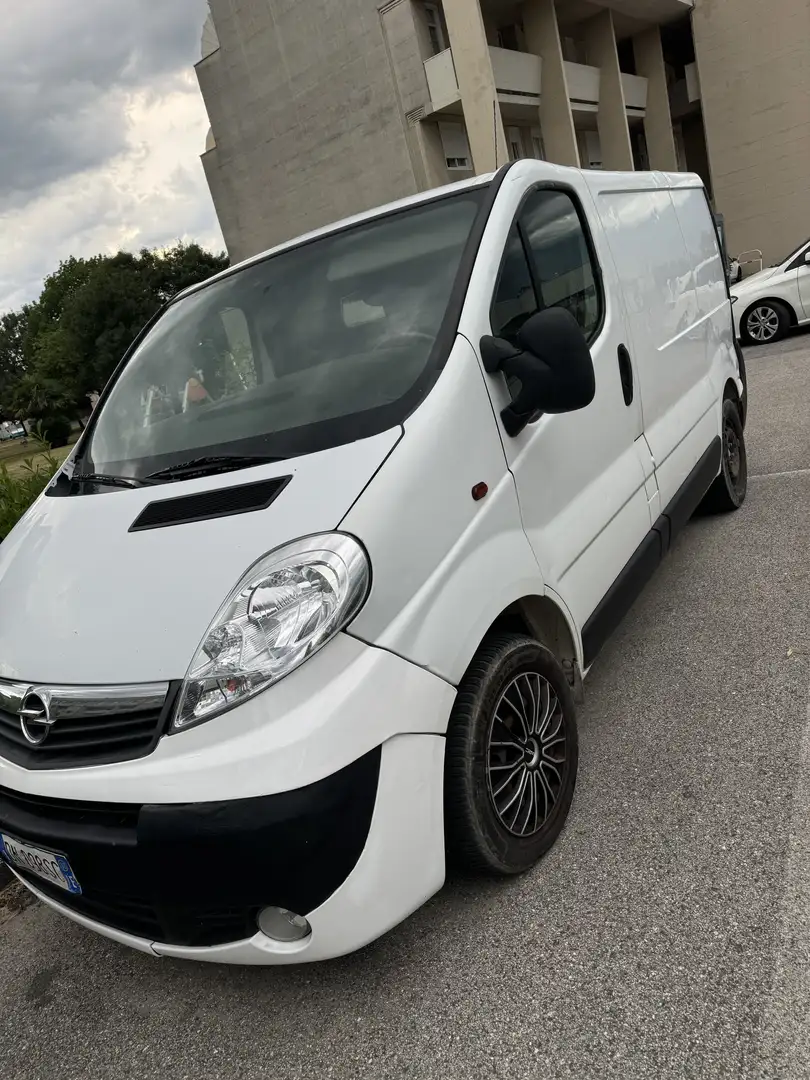 Opel Vivaro 3 posti - 1