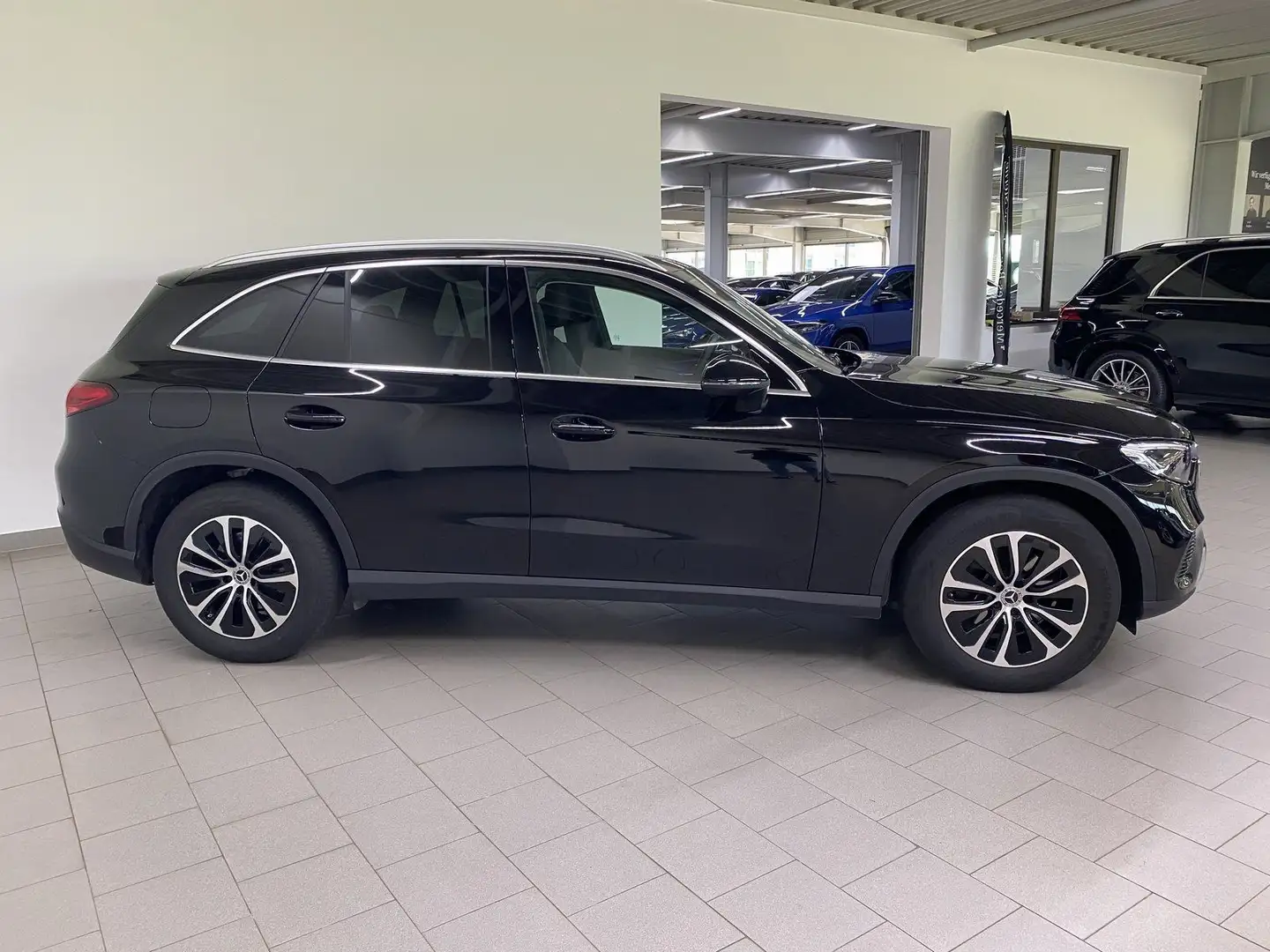 Mercedes-Benz GLC 220 d 4M AVANTGARDE LED+EASYPACK+KAM+HEAD-UP Noir - 2