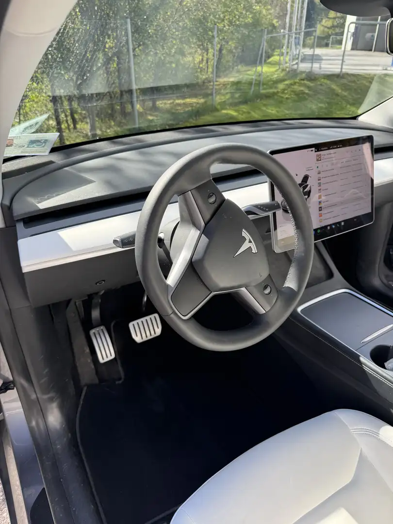 Tesla Model Y AWD 79kWh Performance - 2