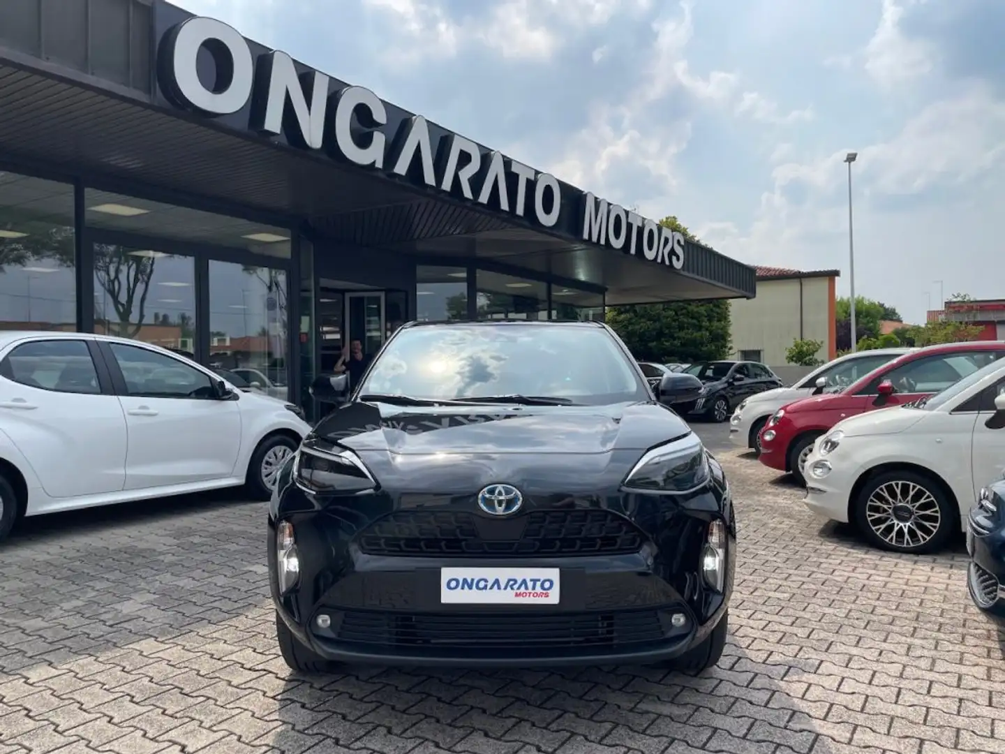 Toyota Yaris Cross 1.5 Hybrid 5p. E-CVT Business #Sensori.Parcheggio Zwart - 2
