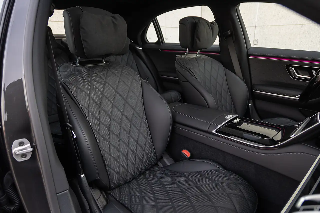 Mercedes-Benz S-Class снимка Mercedes-Benz S-Class