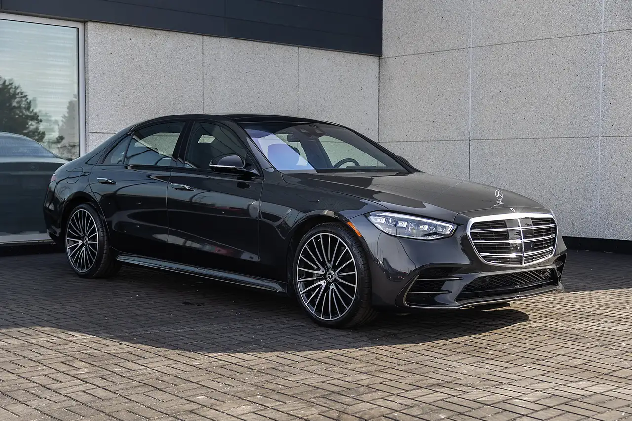 Mercedes-Benz S-Class снимка Mercedes-Benz S-Class