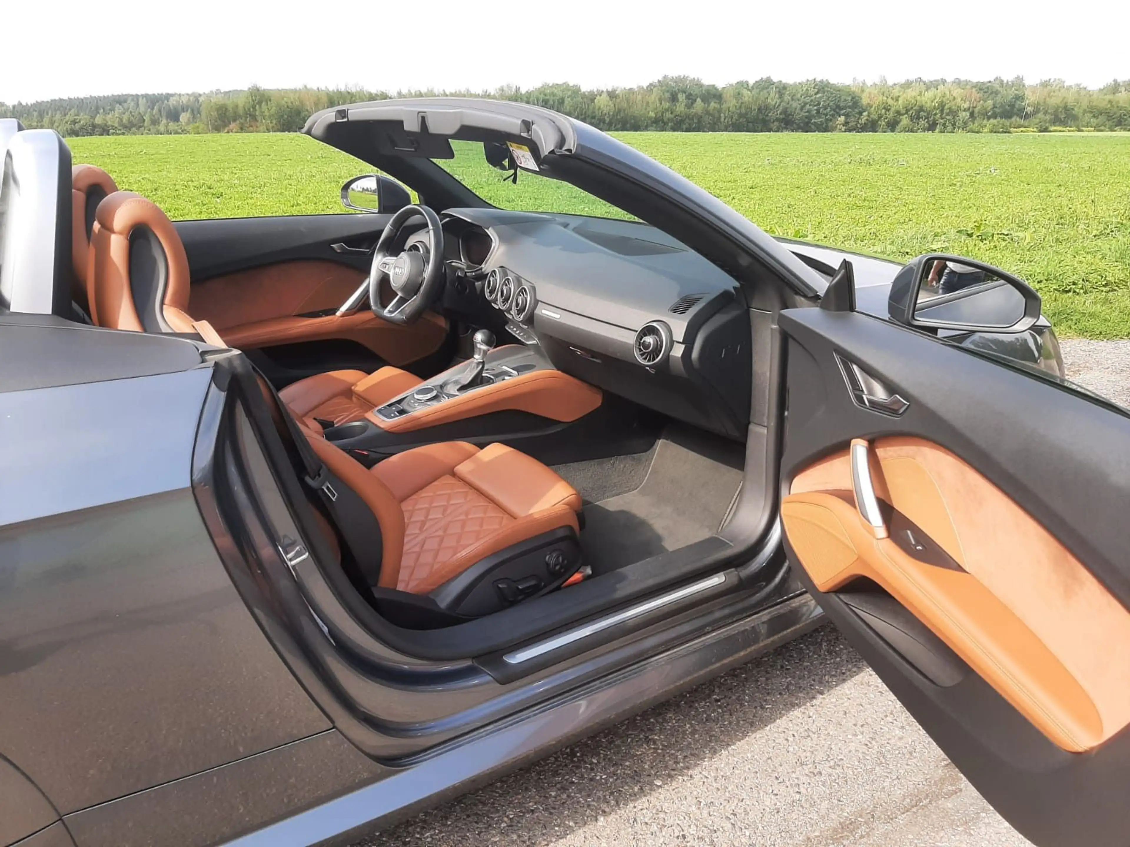Audi TT Roadster 2.0 TDI quattro — photo 17