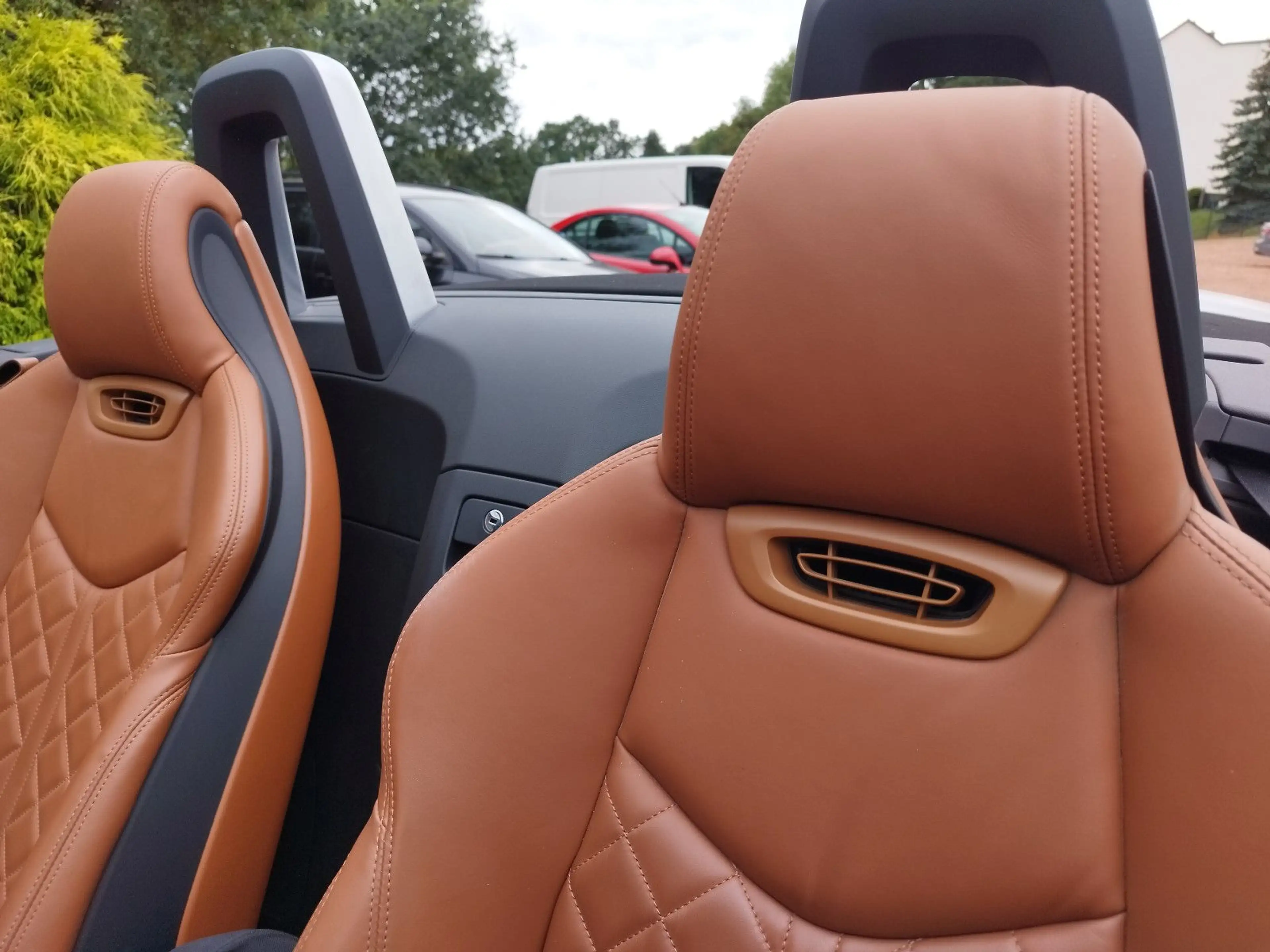 Audi TT Roadster 2.0 TDI quattro — photo 12