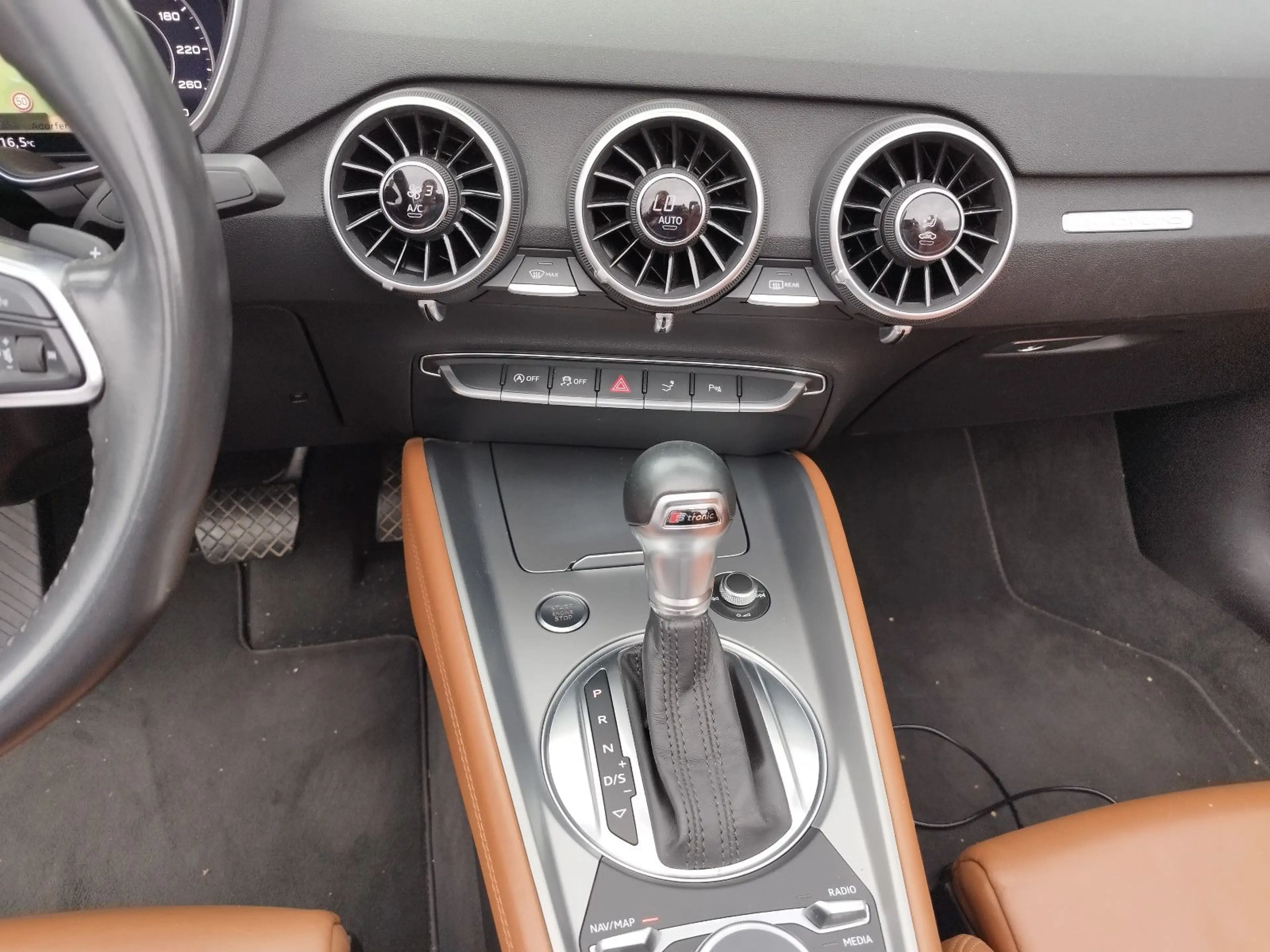 Audi TT Roadster 2.0 TDI quattro — photo 14