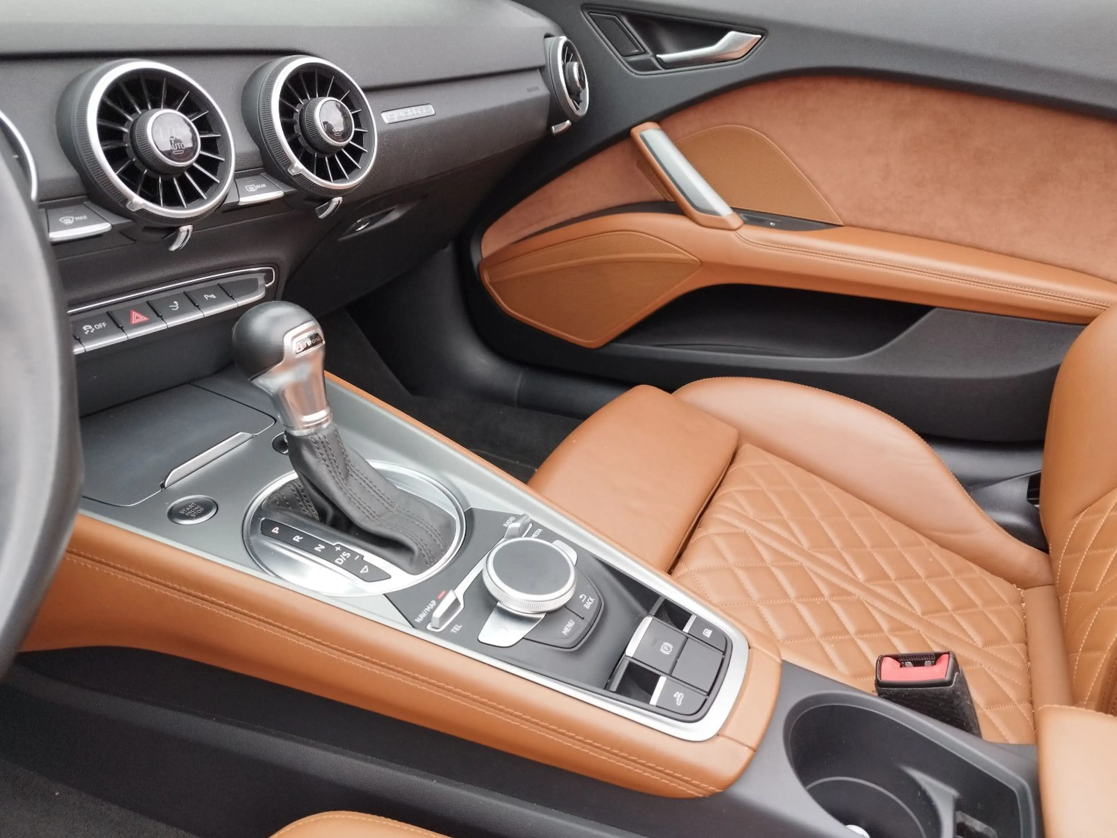 Audi TT Roadster 2.0 TDI quattro — photo 16