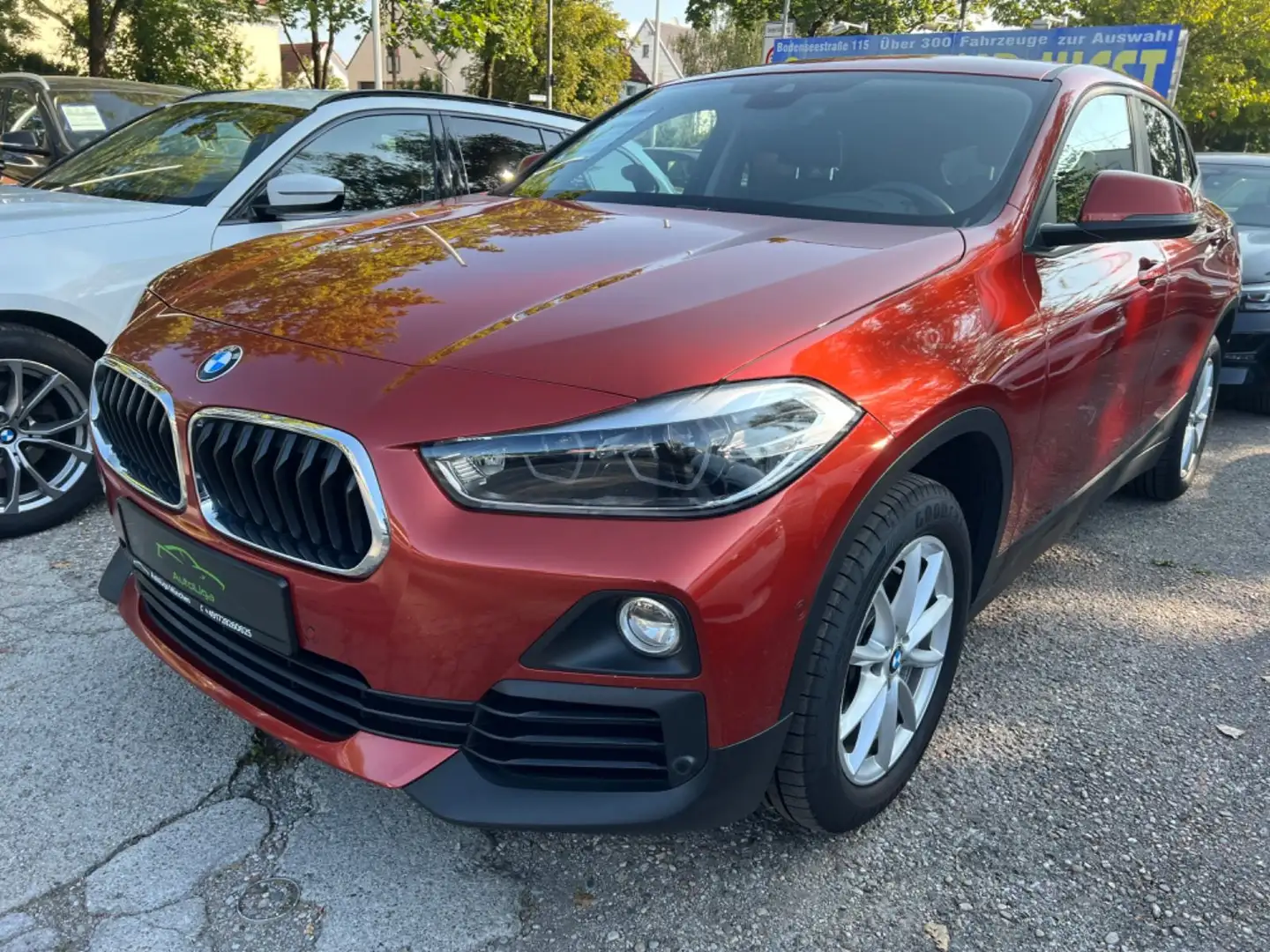 BMW X2 xDrive 18 d Advantage Orange - 2