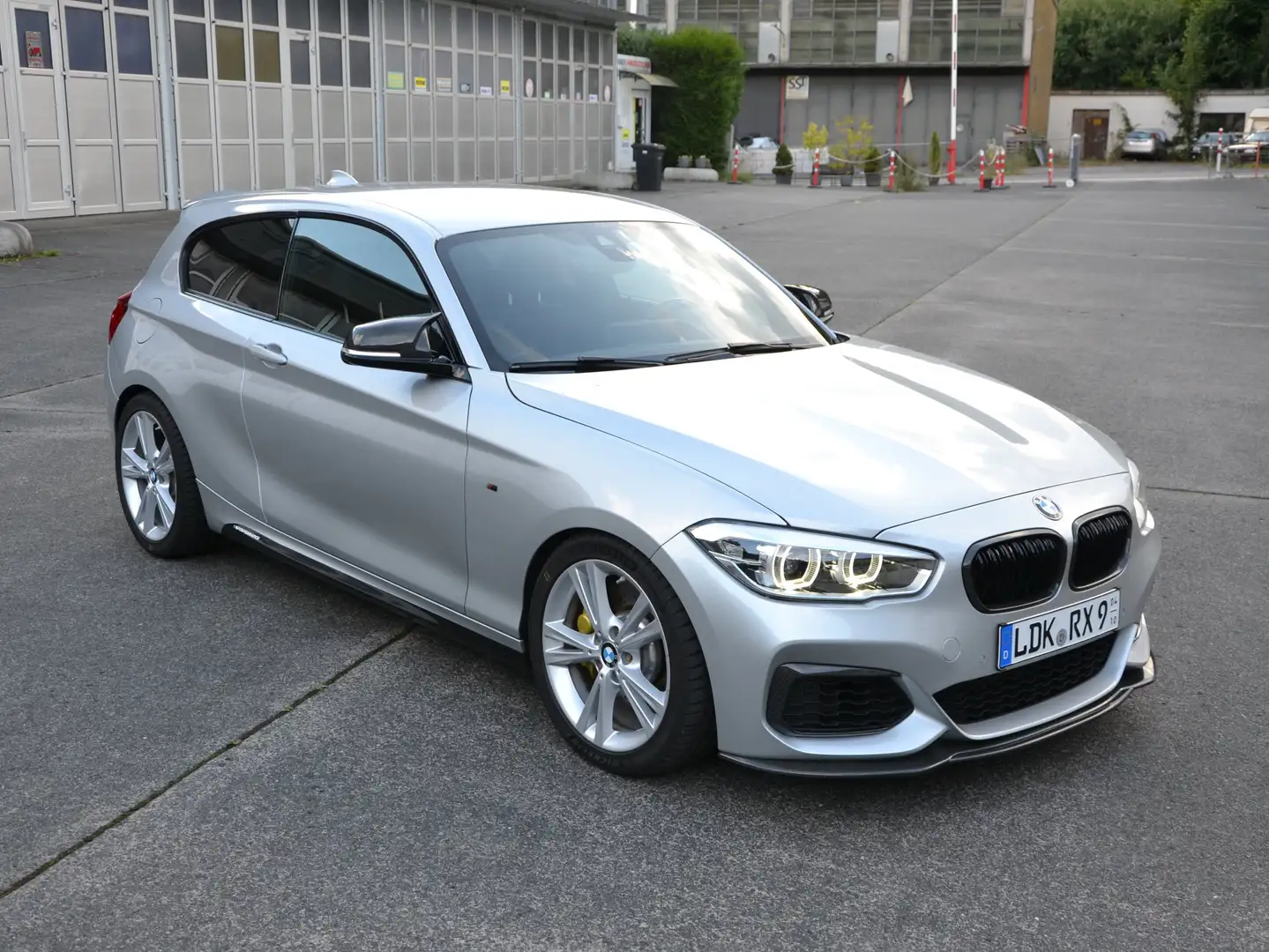 BMW 140 No OPF, Harman-Kardon, Apple CarPlay, TÜV Neu Silber - 1