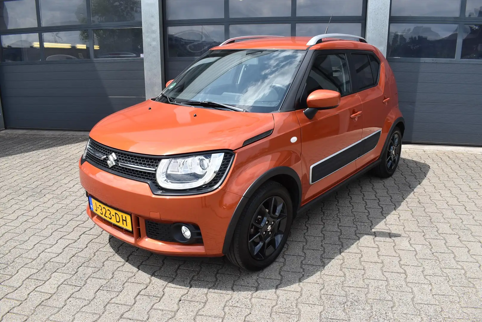 Suzuki Ignis 1.2 Dualjet 90pk Smart Hybrid Select Orange - 1