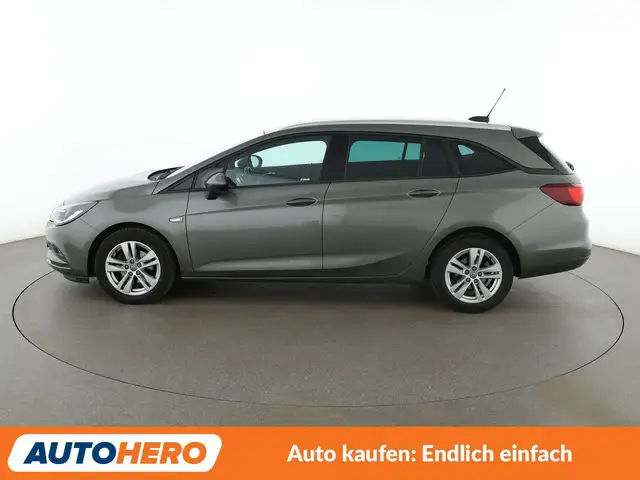 Opel Astra view 3